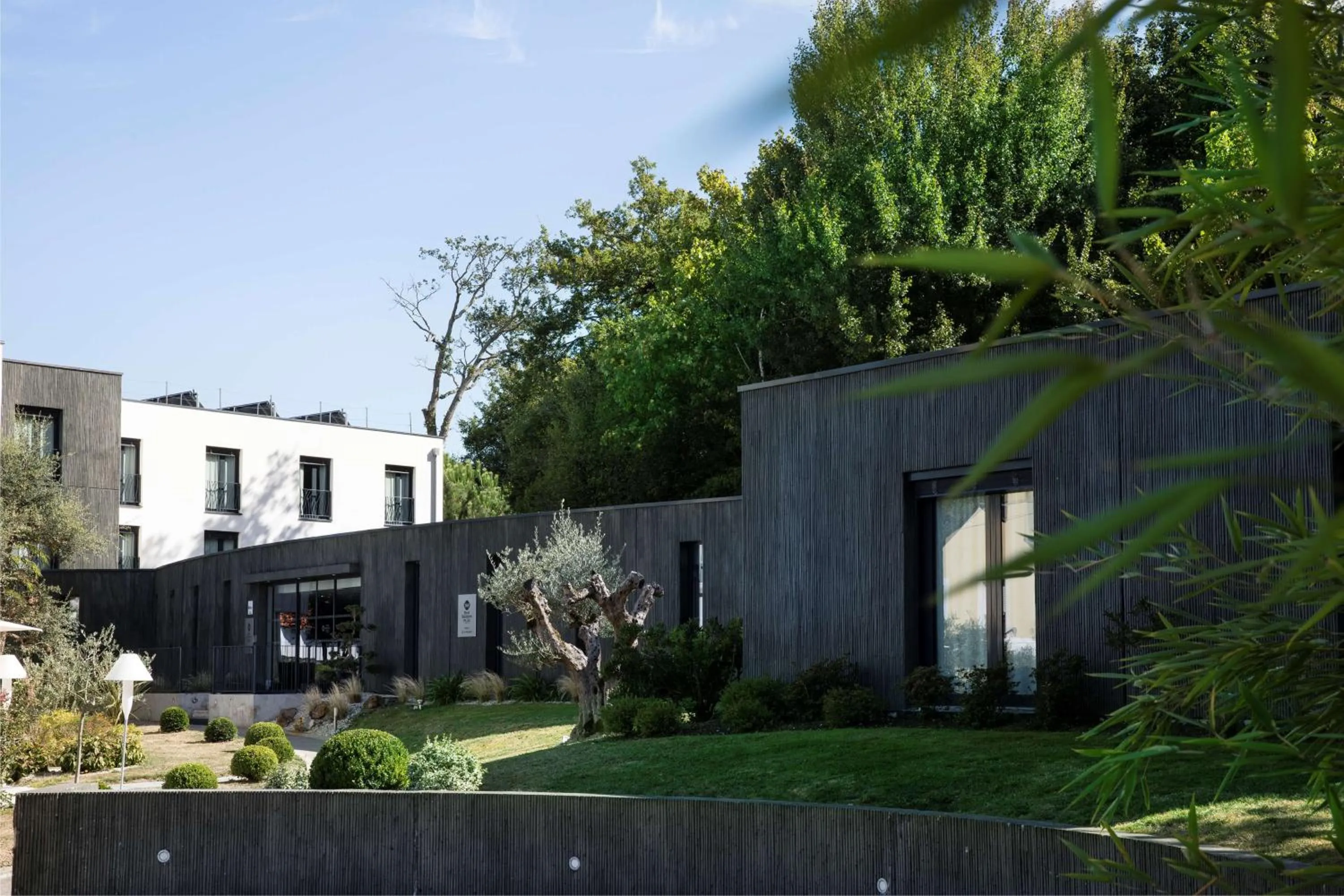 Property building in Best Western Plus Hotel De La Regate-Erdre