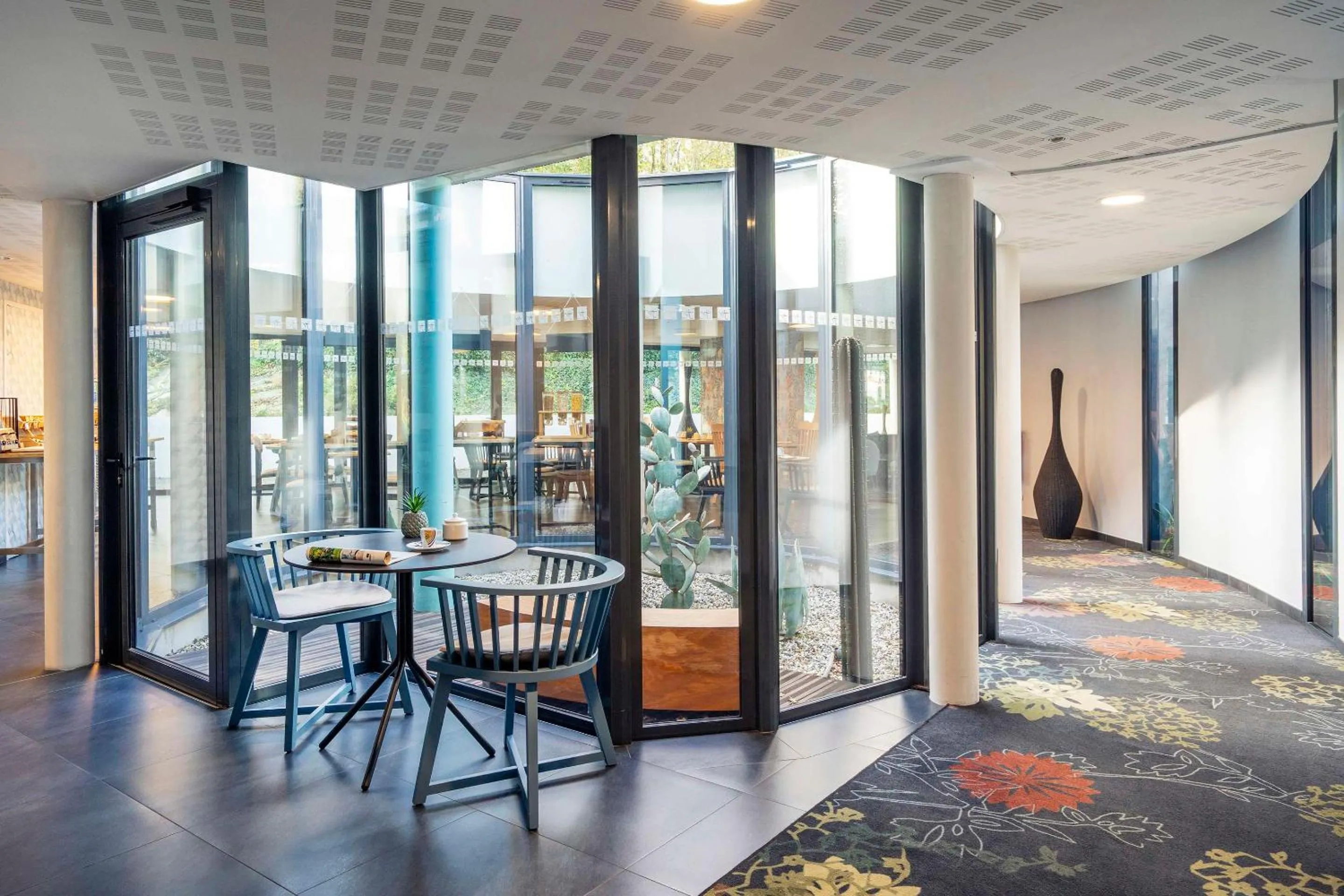 Lobby or reception in Best Western Plus Hotel De La Regate-Erdre