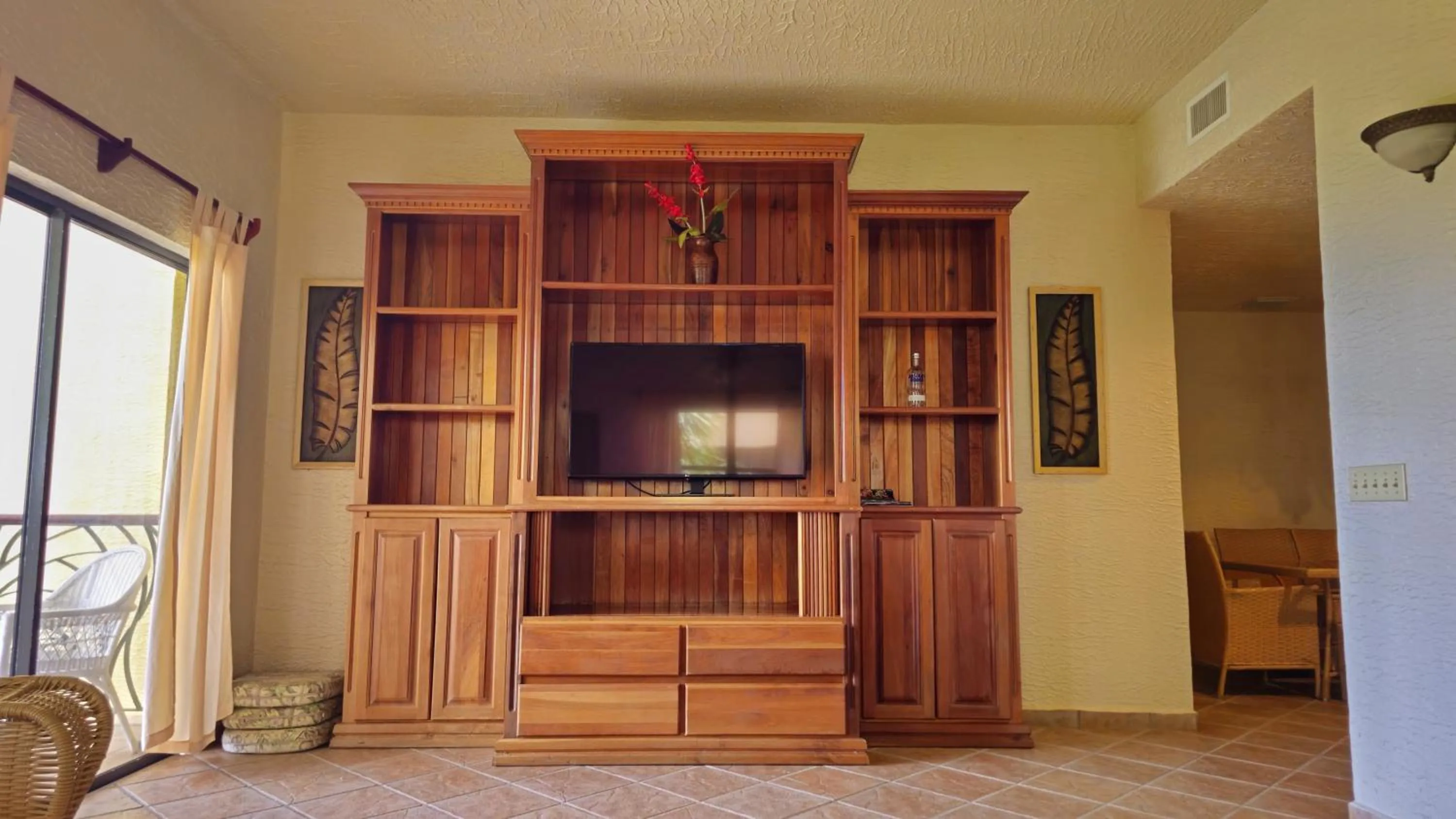 Living room in Clarion Suites Roatan at Pineapple Villas
