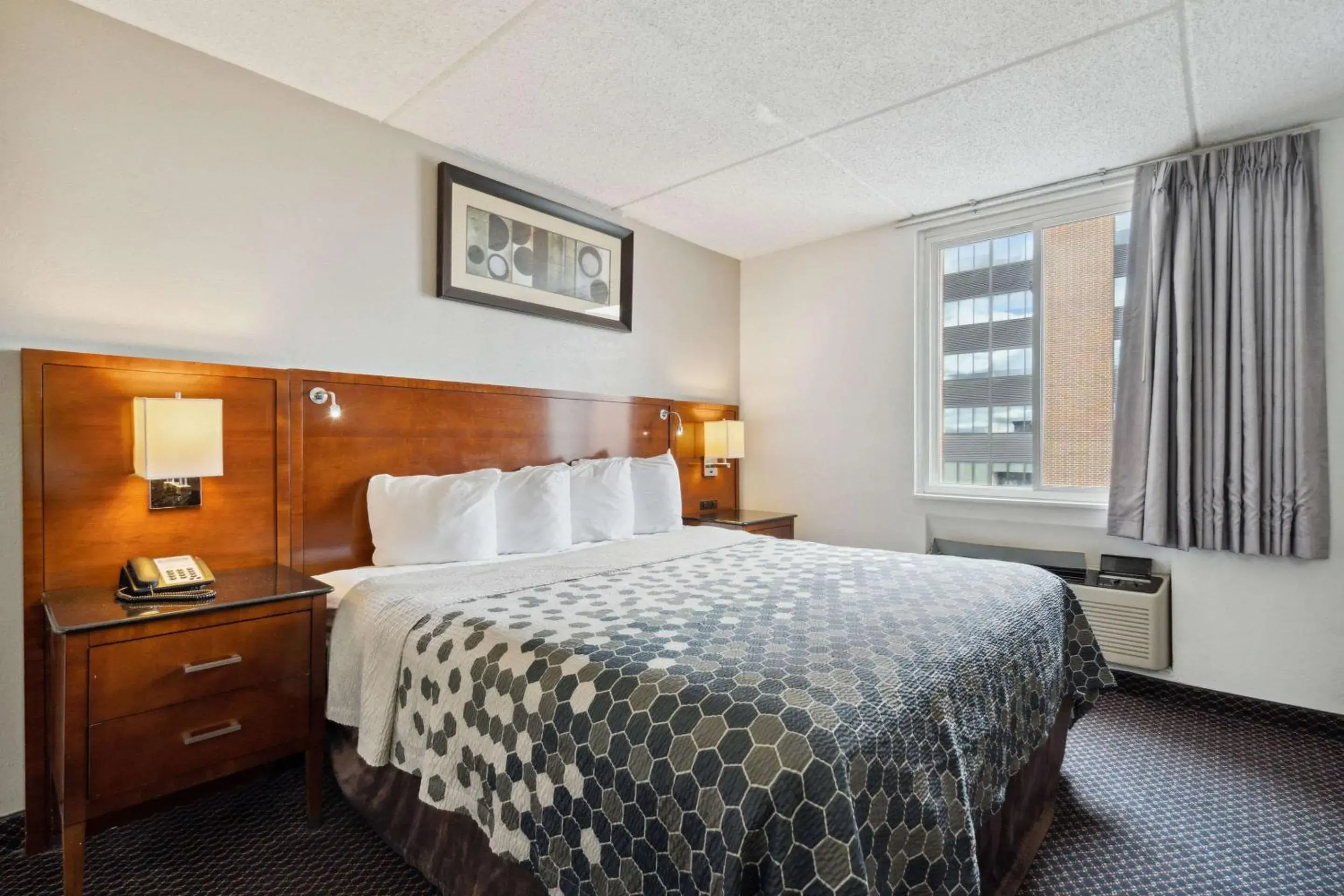 King Room - Accessible/Non-Smoking in Econo Lodge Inn & Suites Waterloo Downtown King Room - Accessible/Non-Smoking in Econo Lodge Inn & Suites Waterloo Downtown