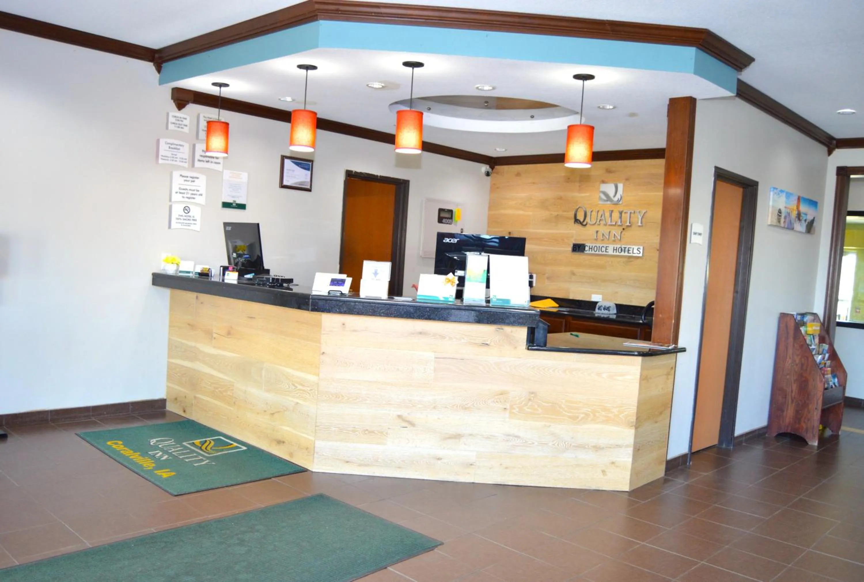 Lobby or reception in Quality Inn Coralville - Iowa River Landing