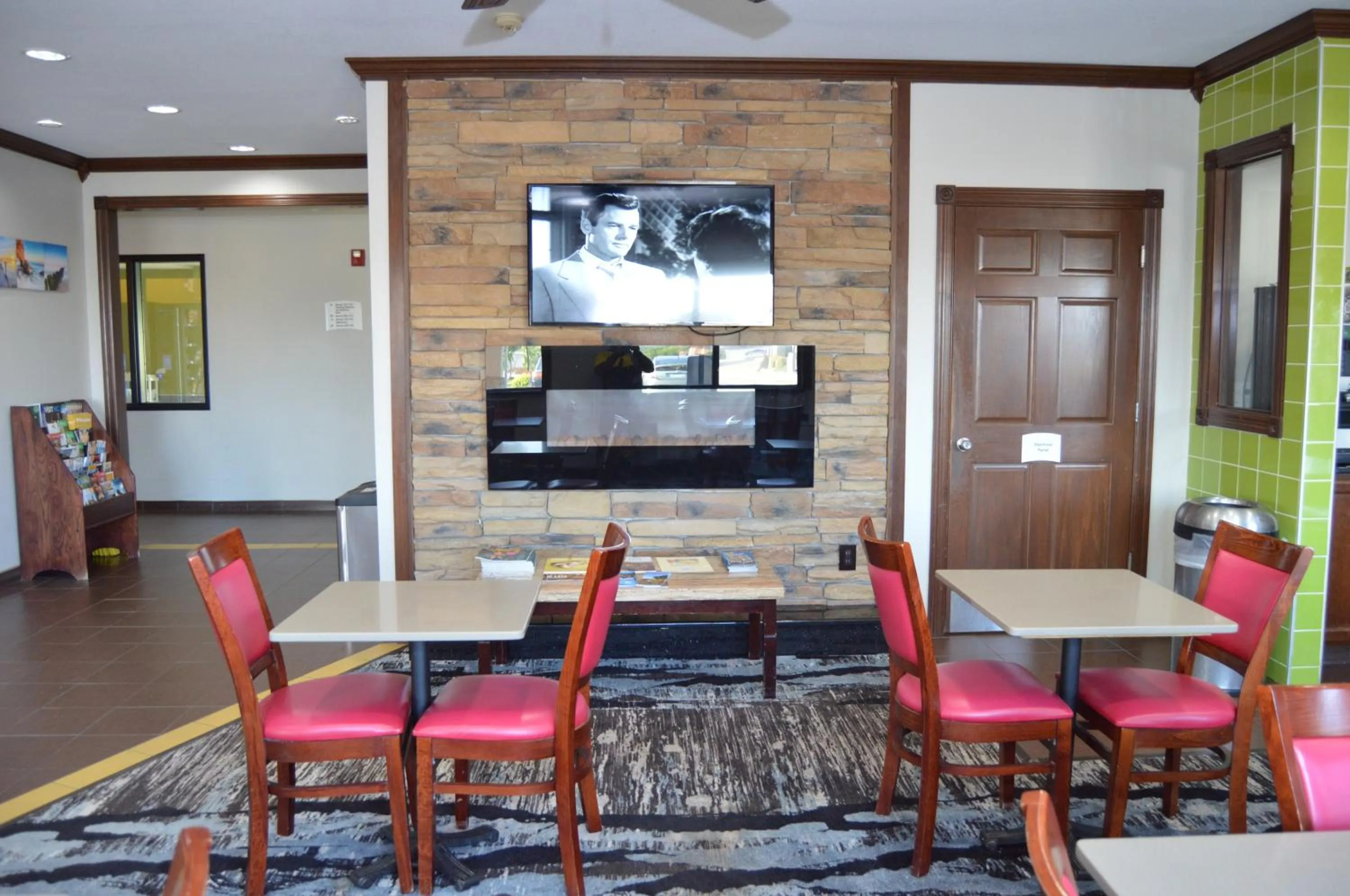 Lobby or reception in Quality Inn Coralville - Iowa River Landing