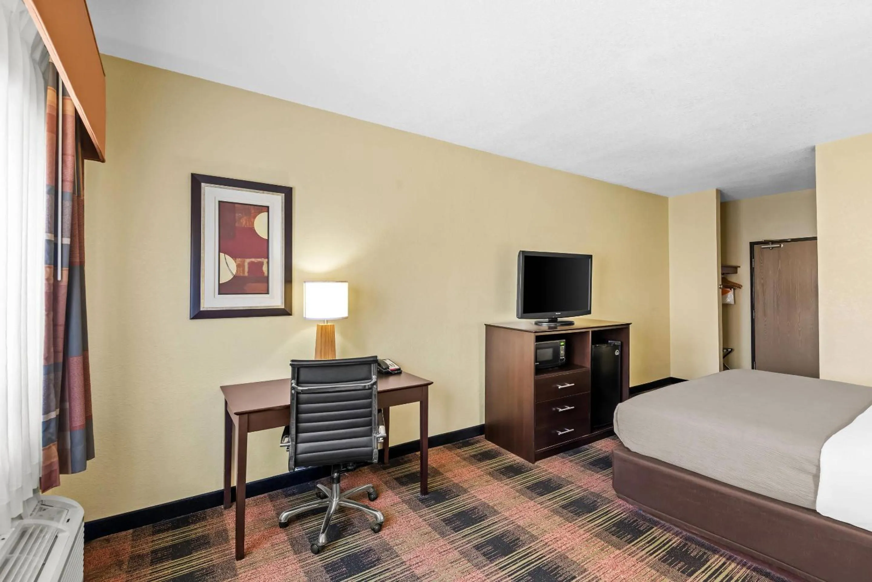 Bedroom, Bed in Quality Inn & Suites Des Moines Airport