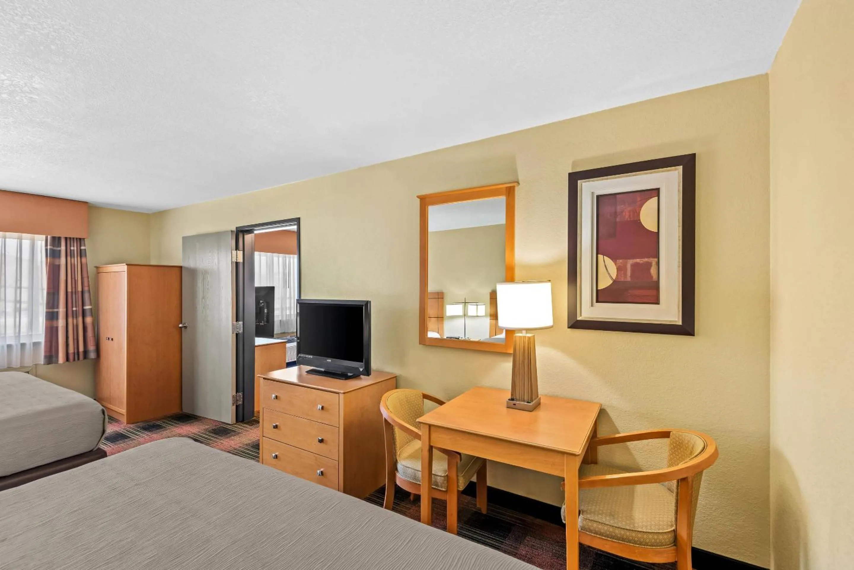 Bedroom, Bed in Quality Inn & Suites Des Moines Airport