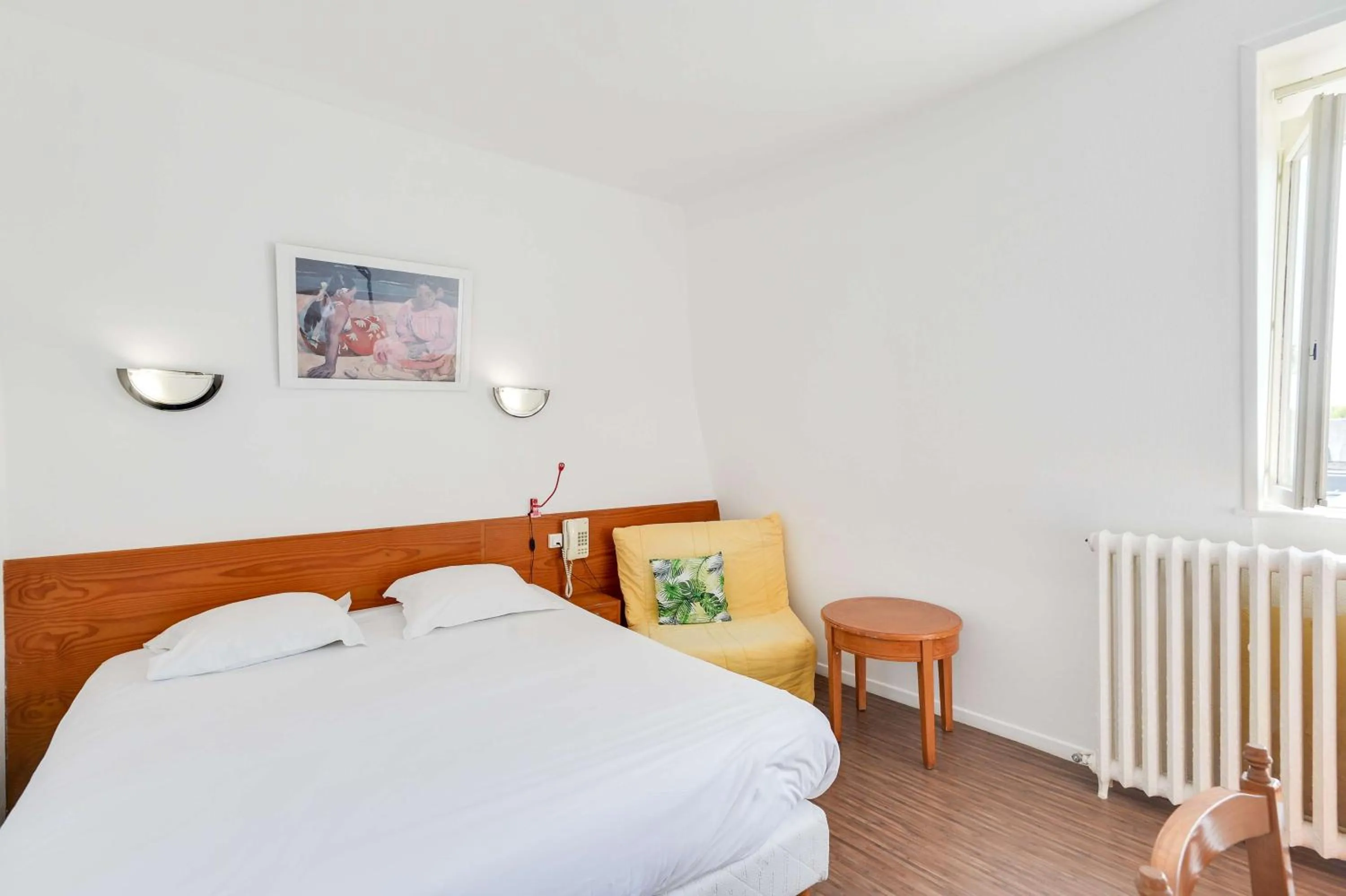 Bedroom, Bed in Brit Hotel Notre Dame