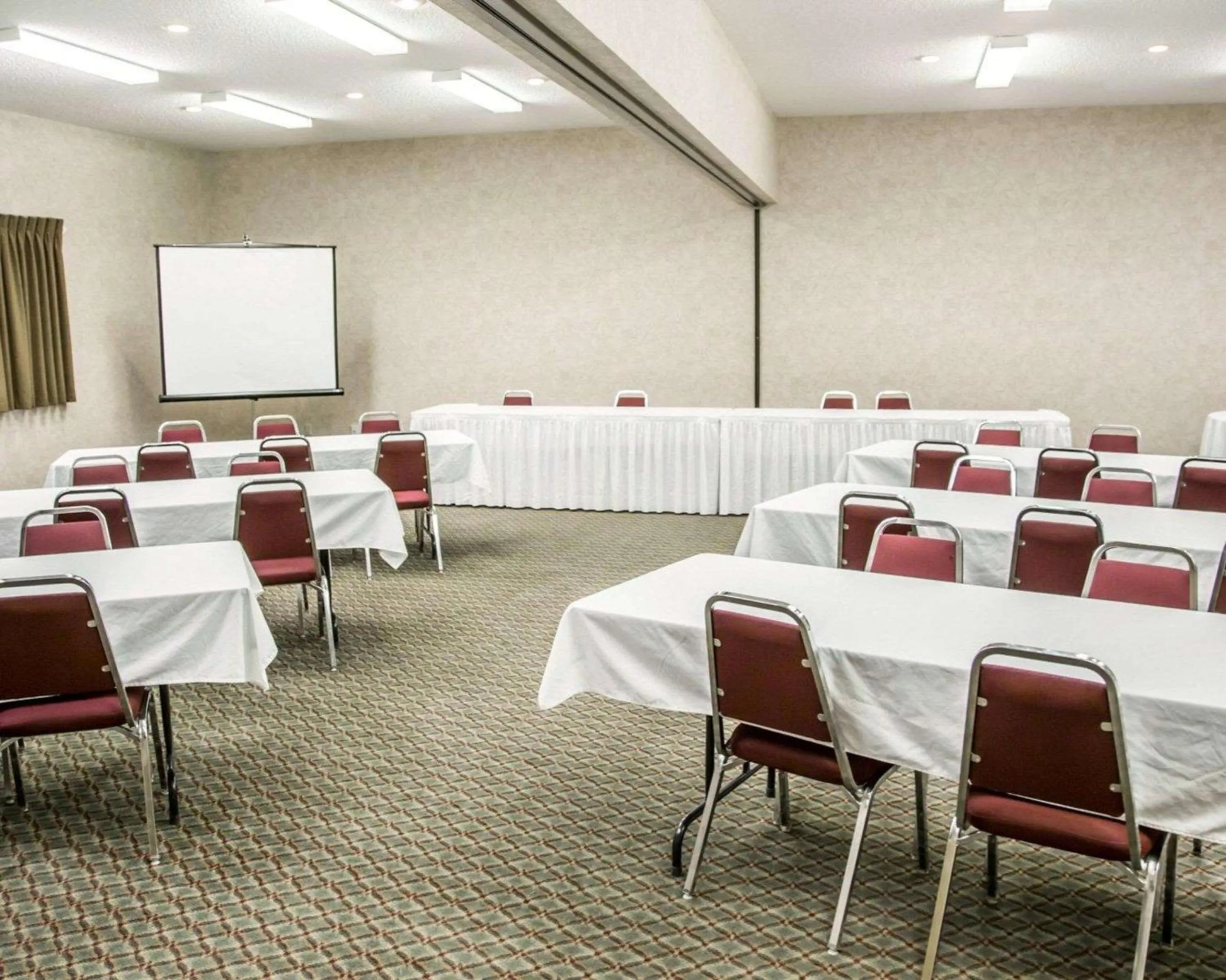 On site in Comfort Inn & Suites Riverview near Davenport and I-80