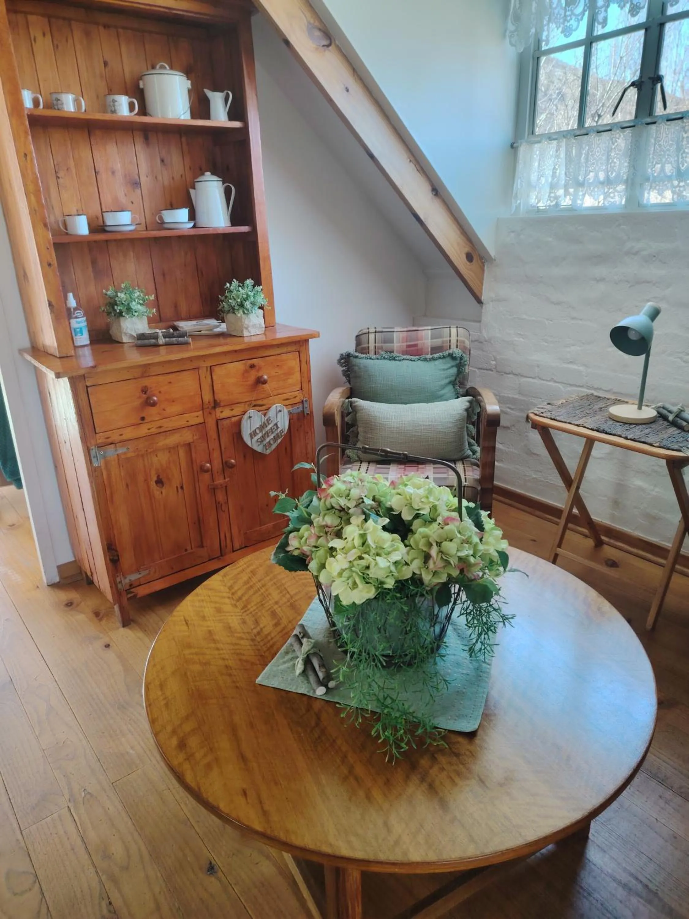 Seating area in Hillside Cottage