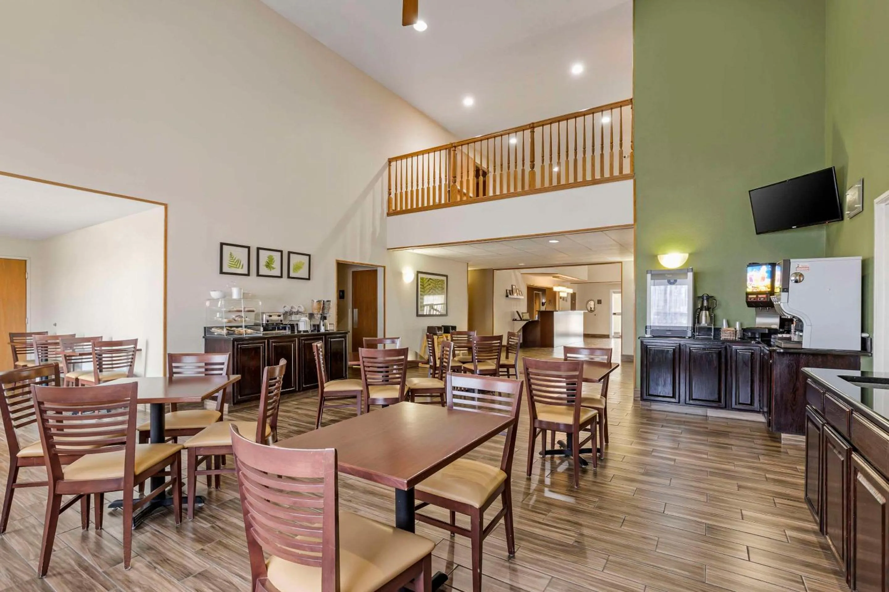 Breakfast in Sleep Inn & Suites Charles City