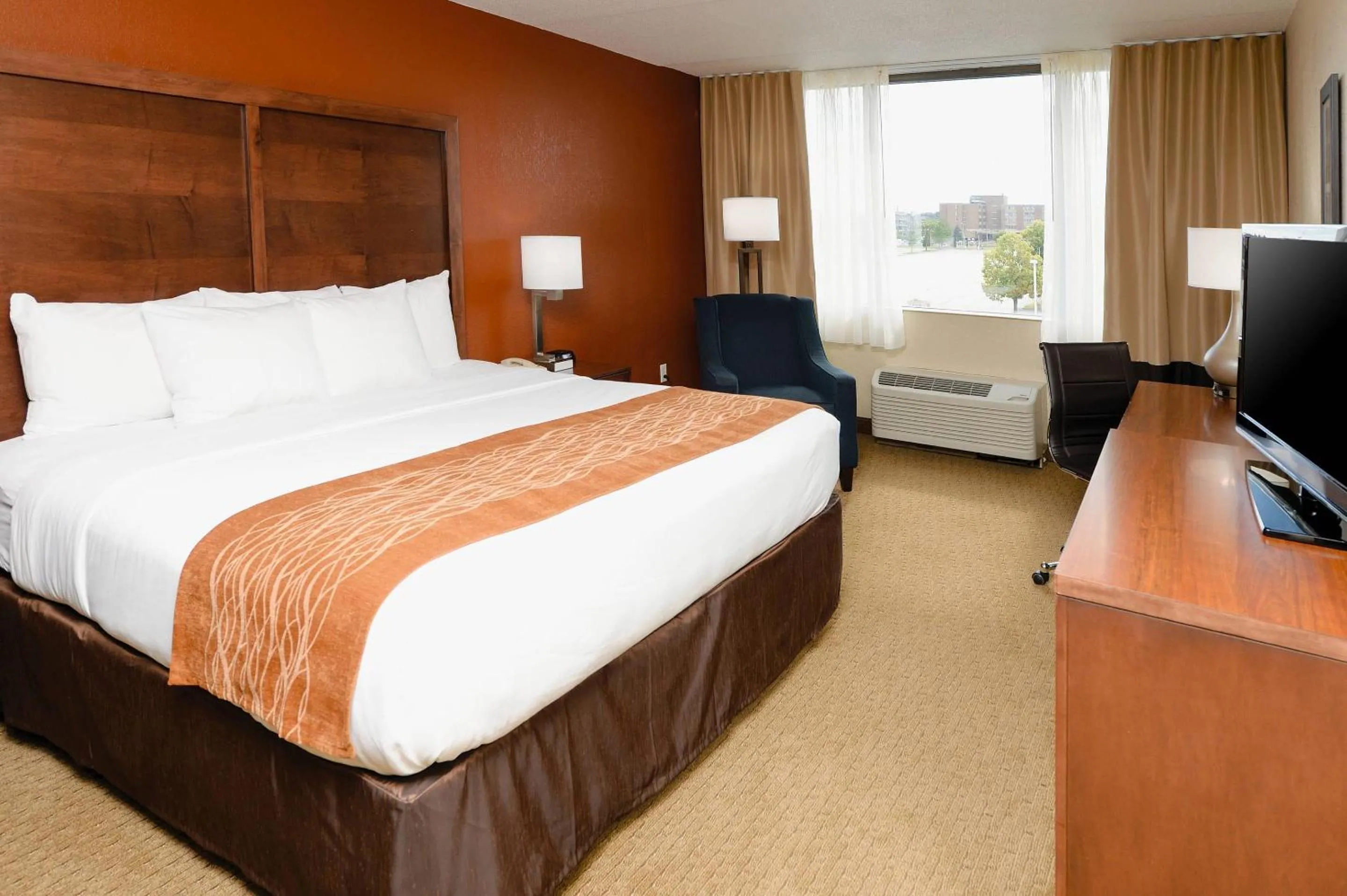 Bedroom, Bed in Comfort Inn & Suites Event Center