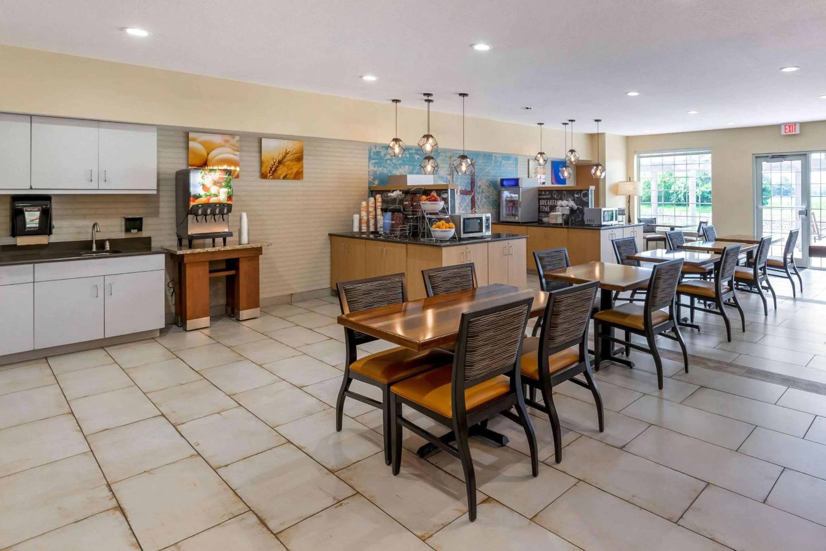 Restaurant/places to eat in Comfort Suites Burlington