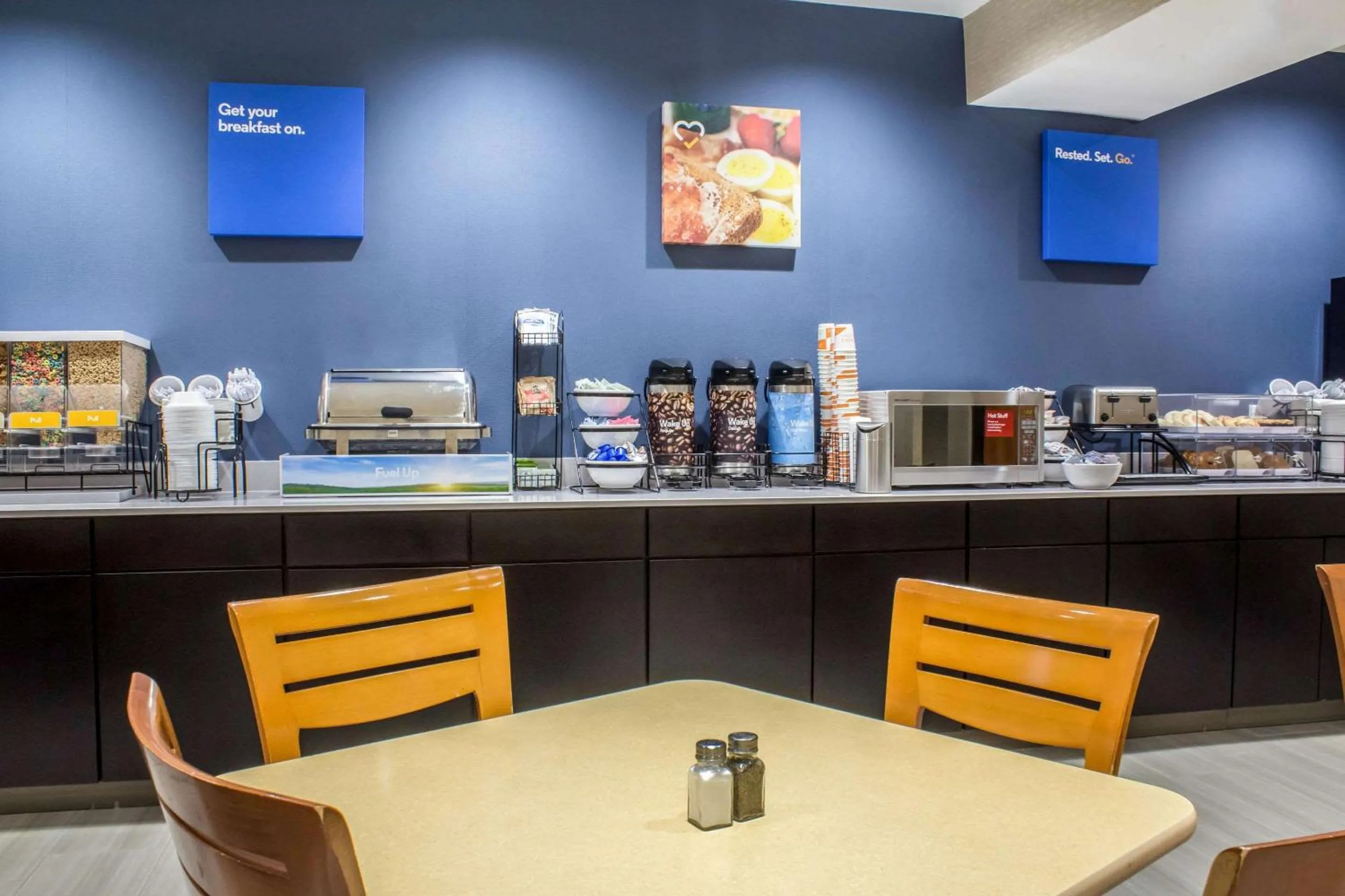 Restaurant/places to eat in Econo Lodge Ankeny - Des Moines