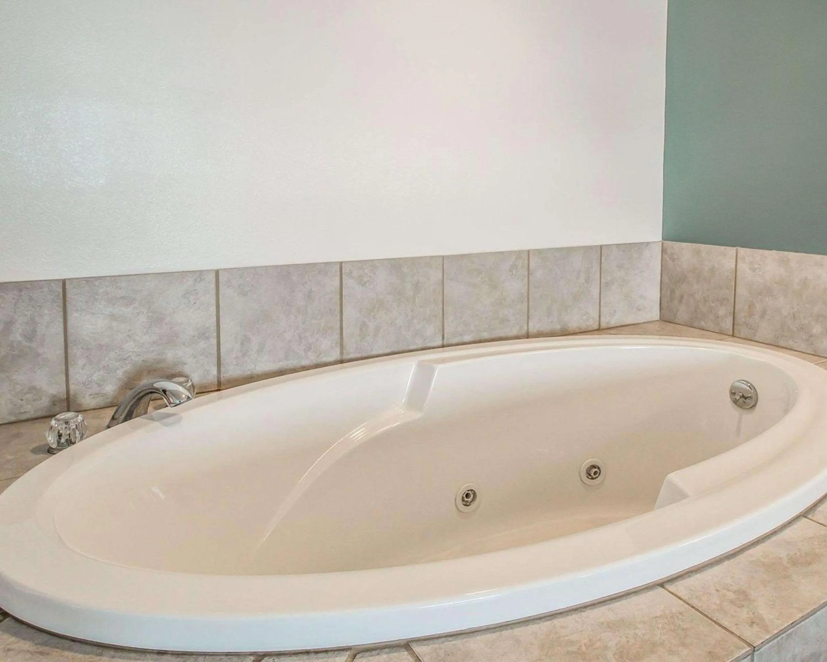 Photo of the whole room in Sleep Inn & Suites Mount Vernon