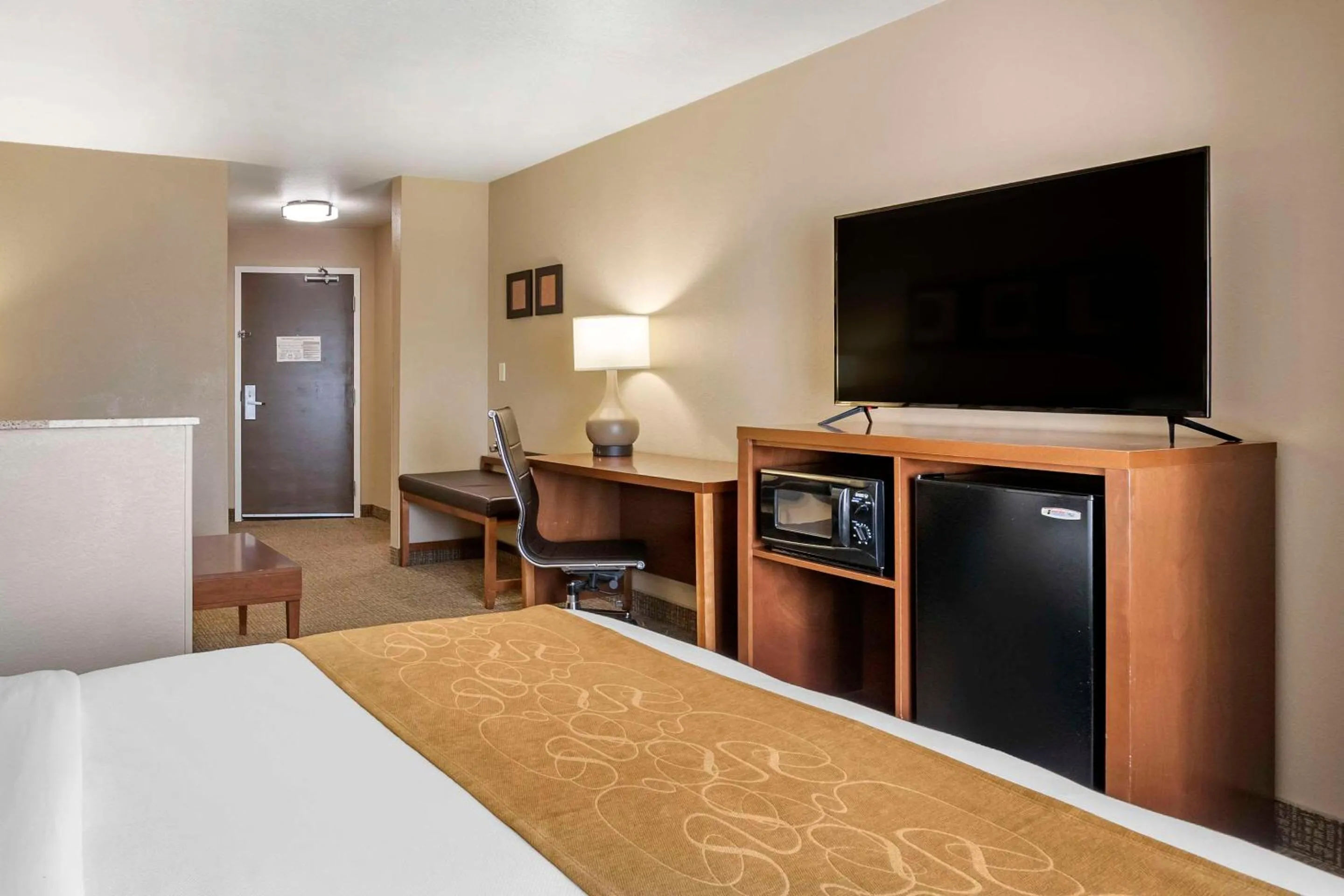 Bedroom, Bed in Comfort Suites Coralville I-80