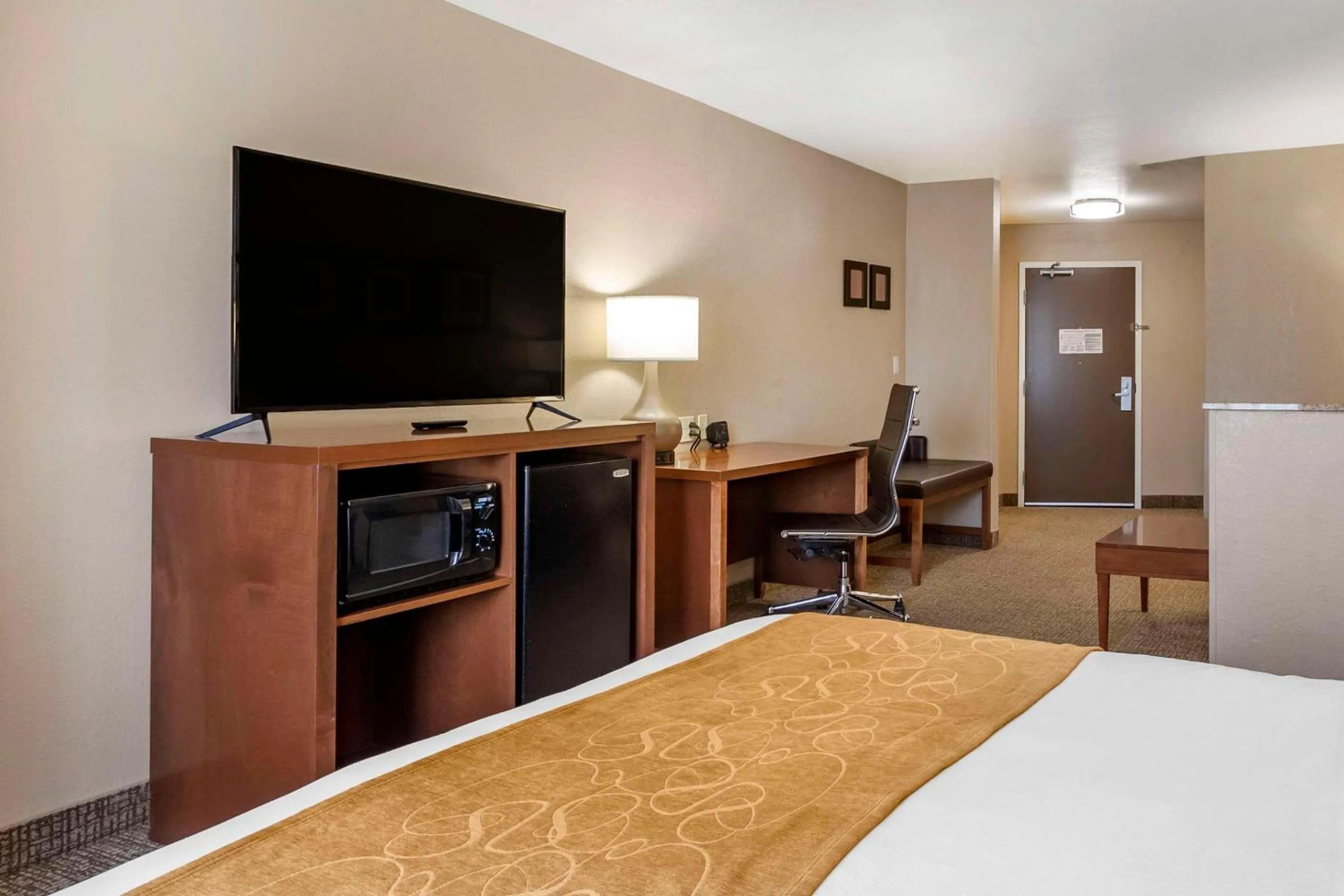 Bedroom, Bed in Comfort Suites Coralville I-80