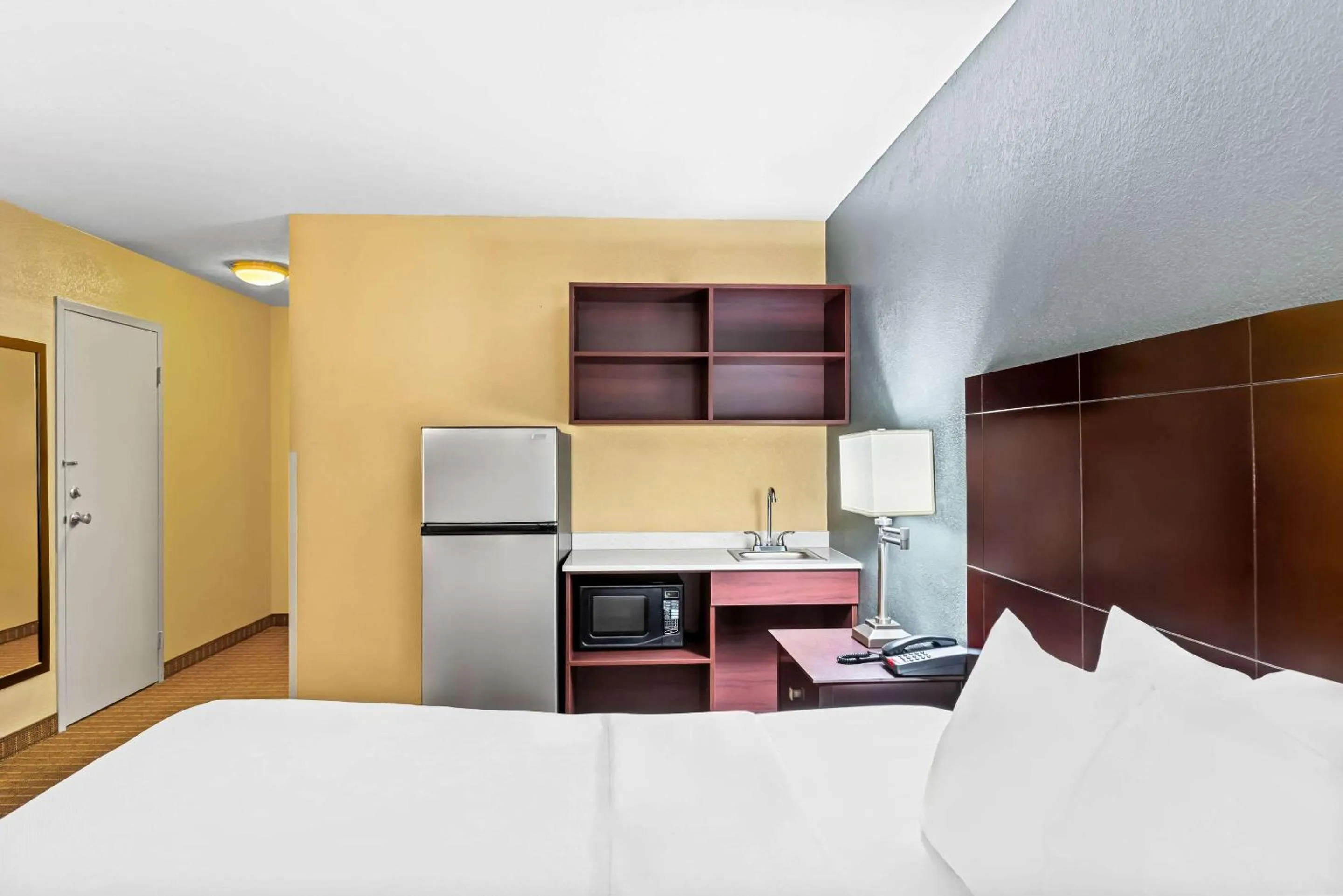 Bedroom, Bed in Quality Inn Fort Dodge