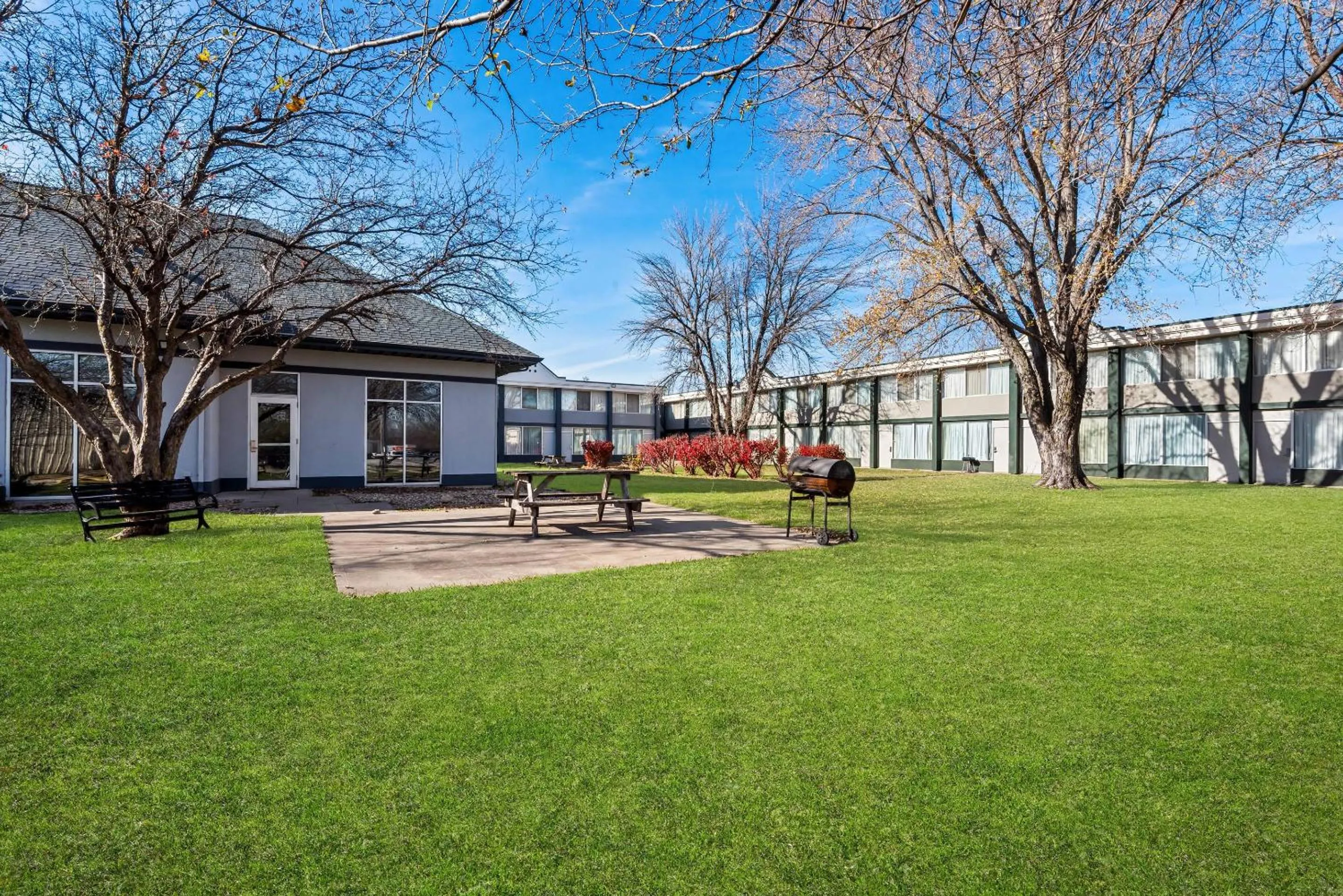 Property building in Quality Inn Fort Dodge