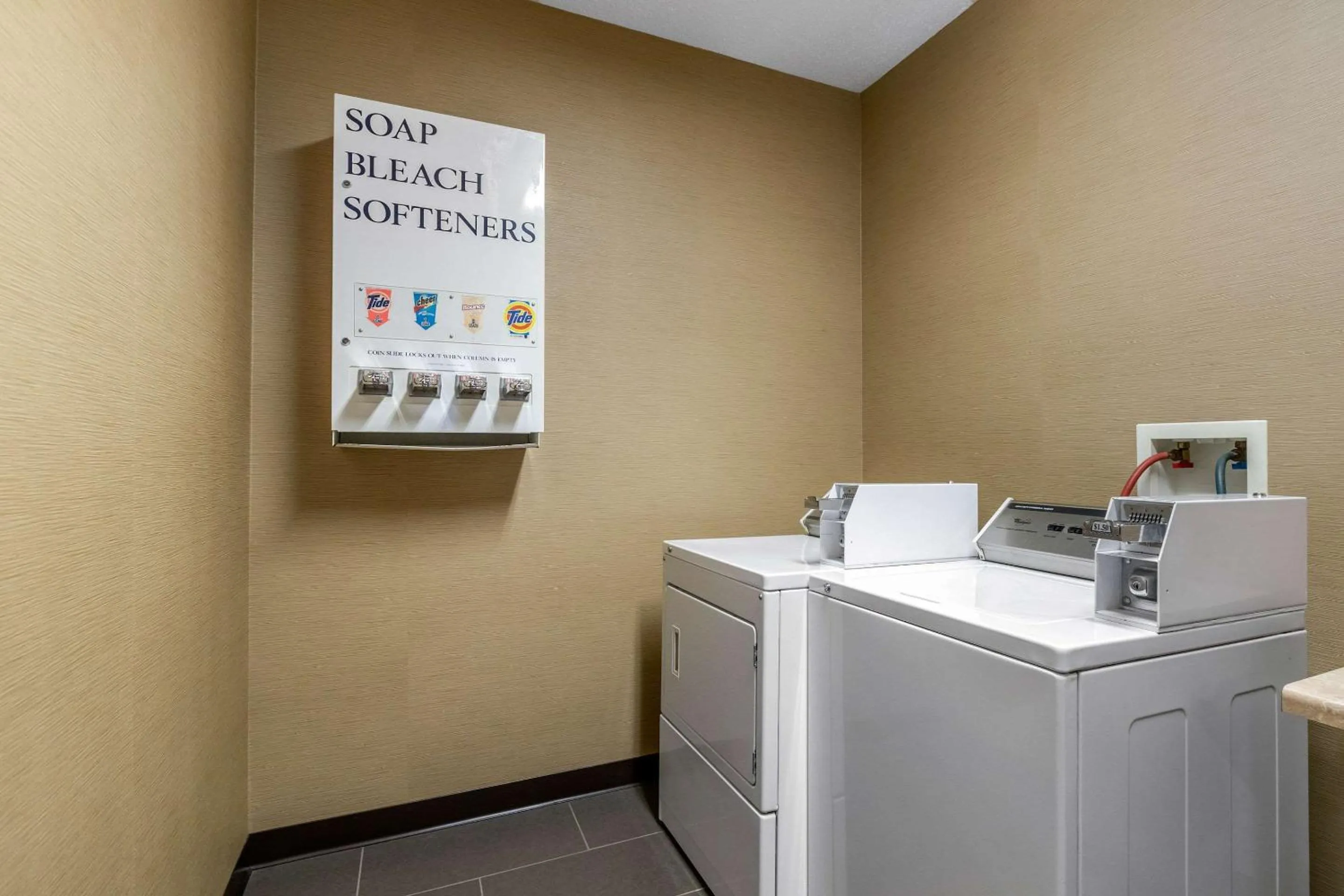 Other in Comfort Suites Cedar Falls Industrial Park