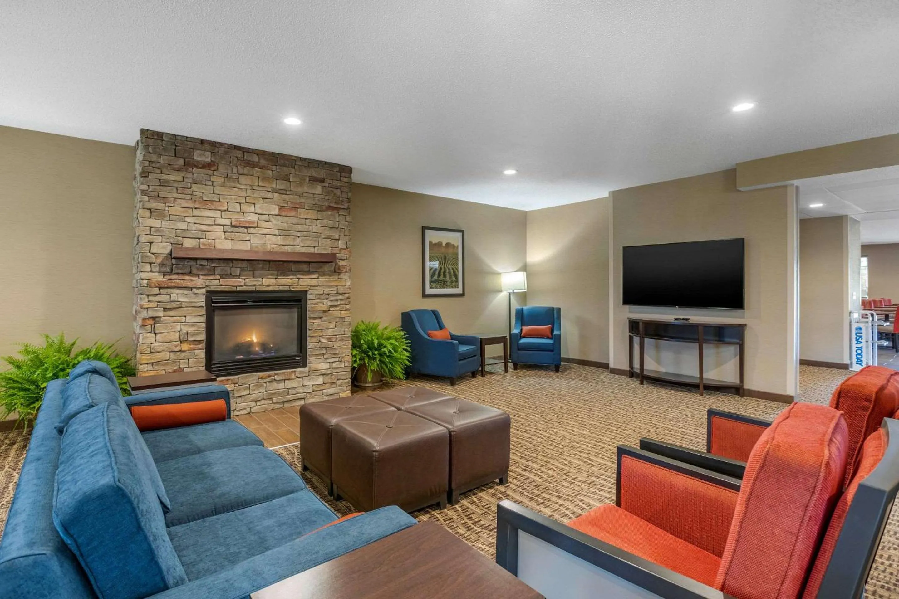 Lobby or reception in Comfort Suites Cedar Falls Industrial Park