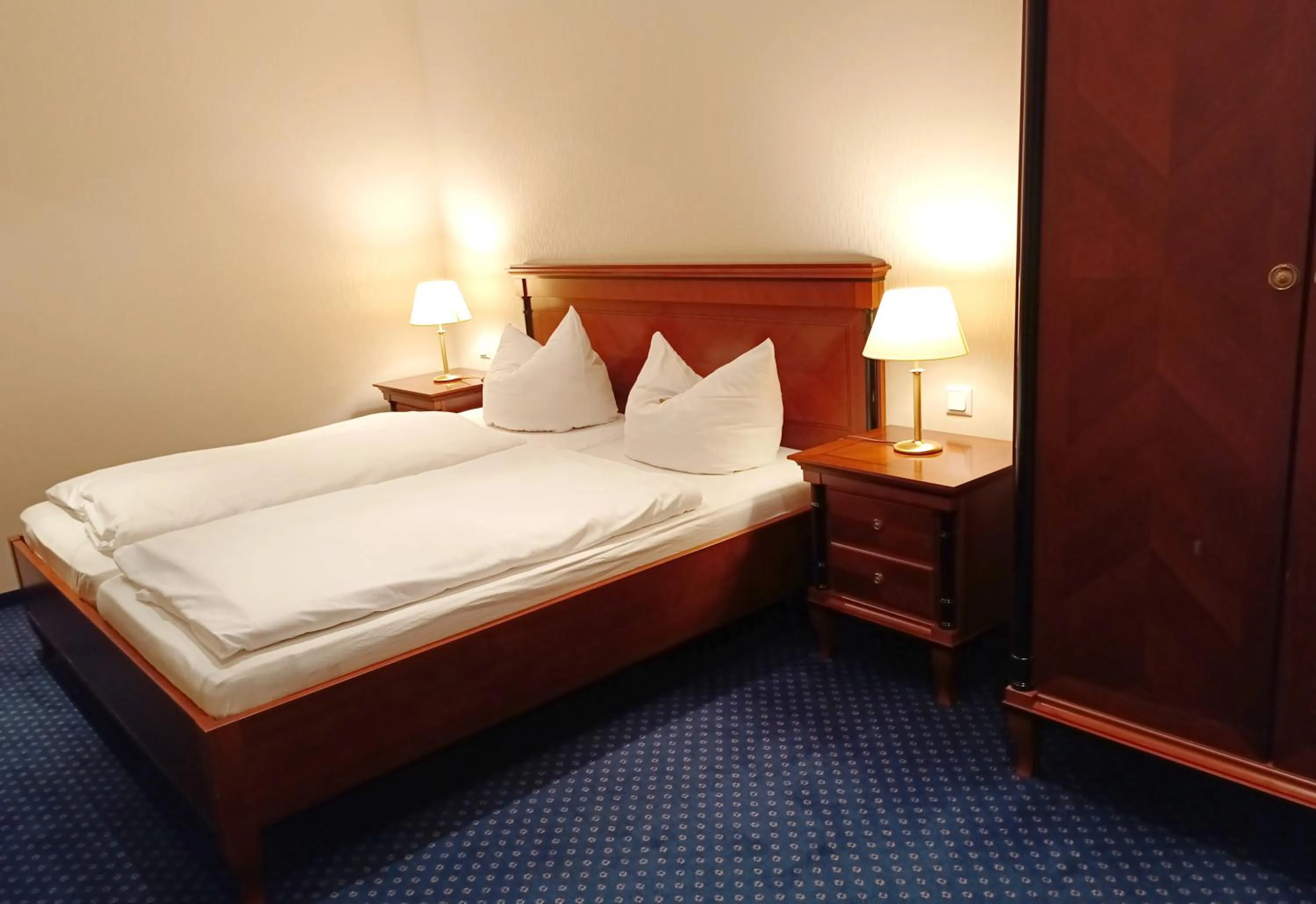 Bedroom, Bed in Fürstenhof Wernigerode Garni