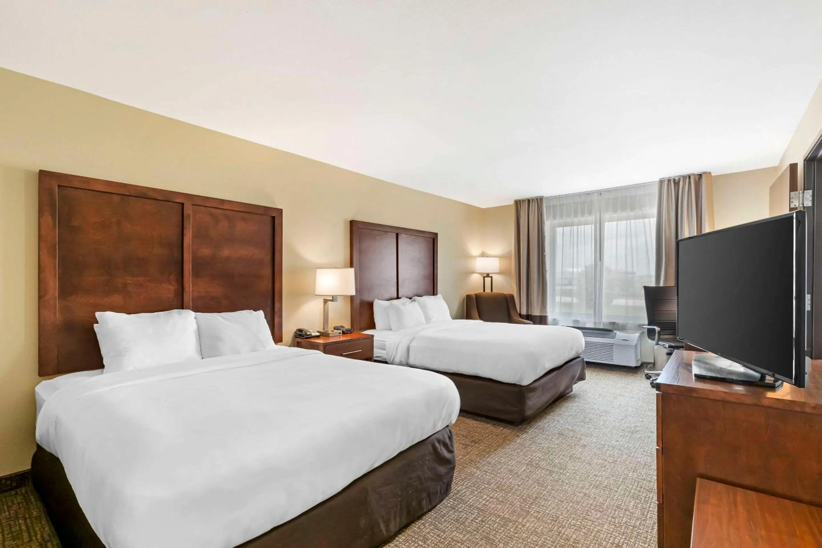 Bedroom, Bed in Comfort Inn & Suites Grinnell near I-80