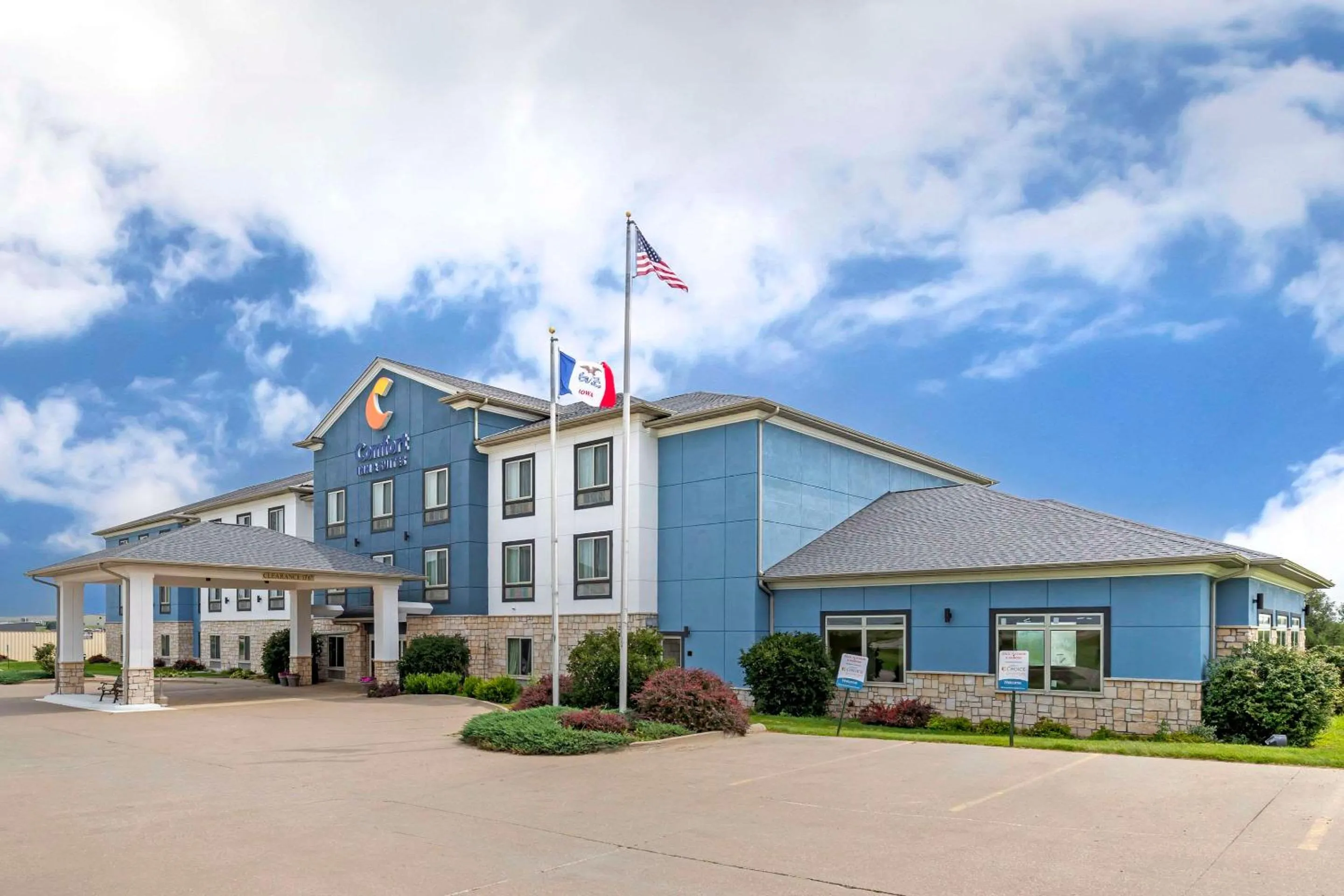 Property building in Comfort Inn & Suites Grinnell near I-80