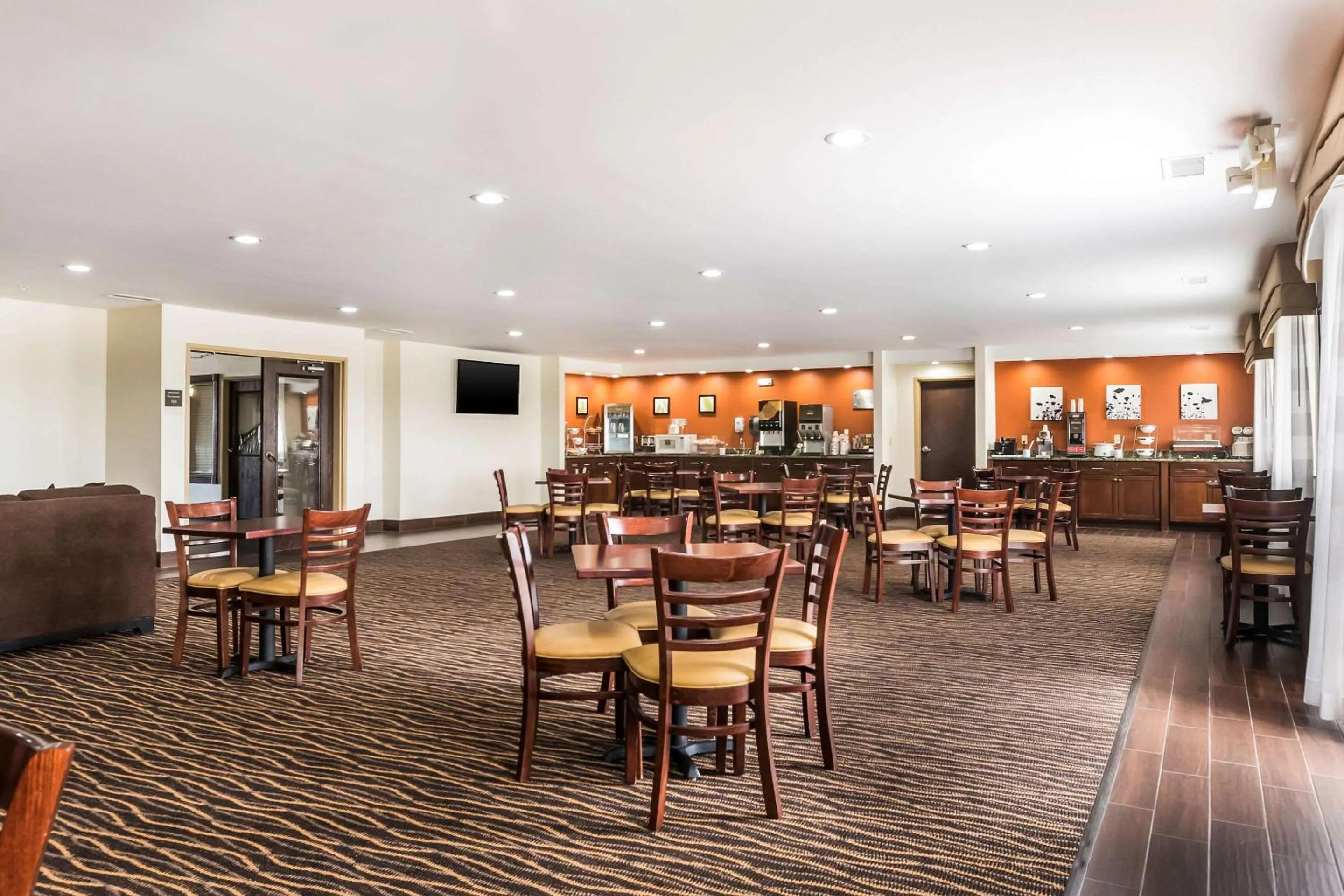 Restaurant/places to eat in Sleep Inn & Suites North Liberty - Liberty City