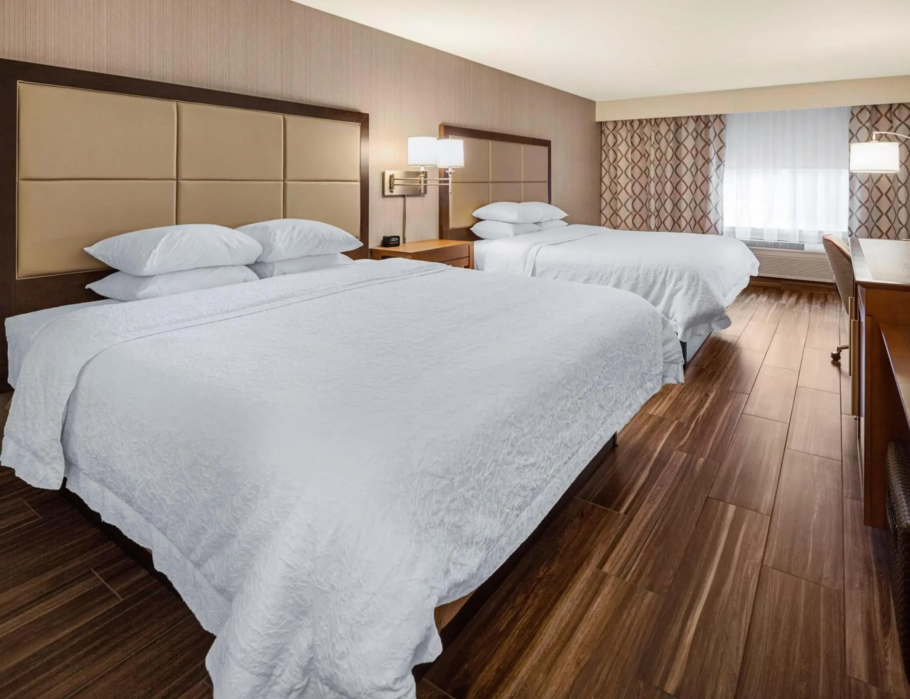 King Studio with Two King Beds in Hampton Inn & Suites Seattle North/Lynnwood King Studio with Two King Beds in Hampton Inn & Suites Seattle North/Lynnwood