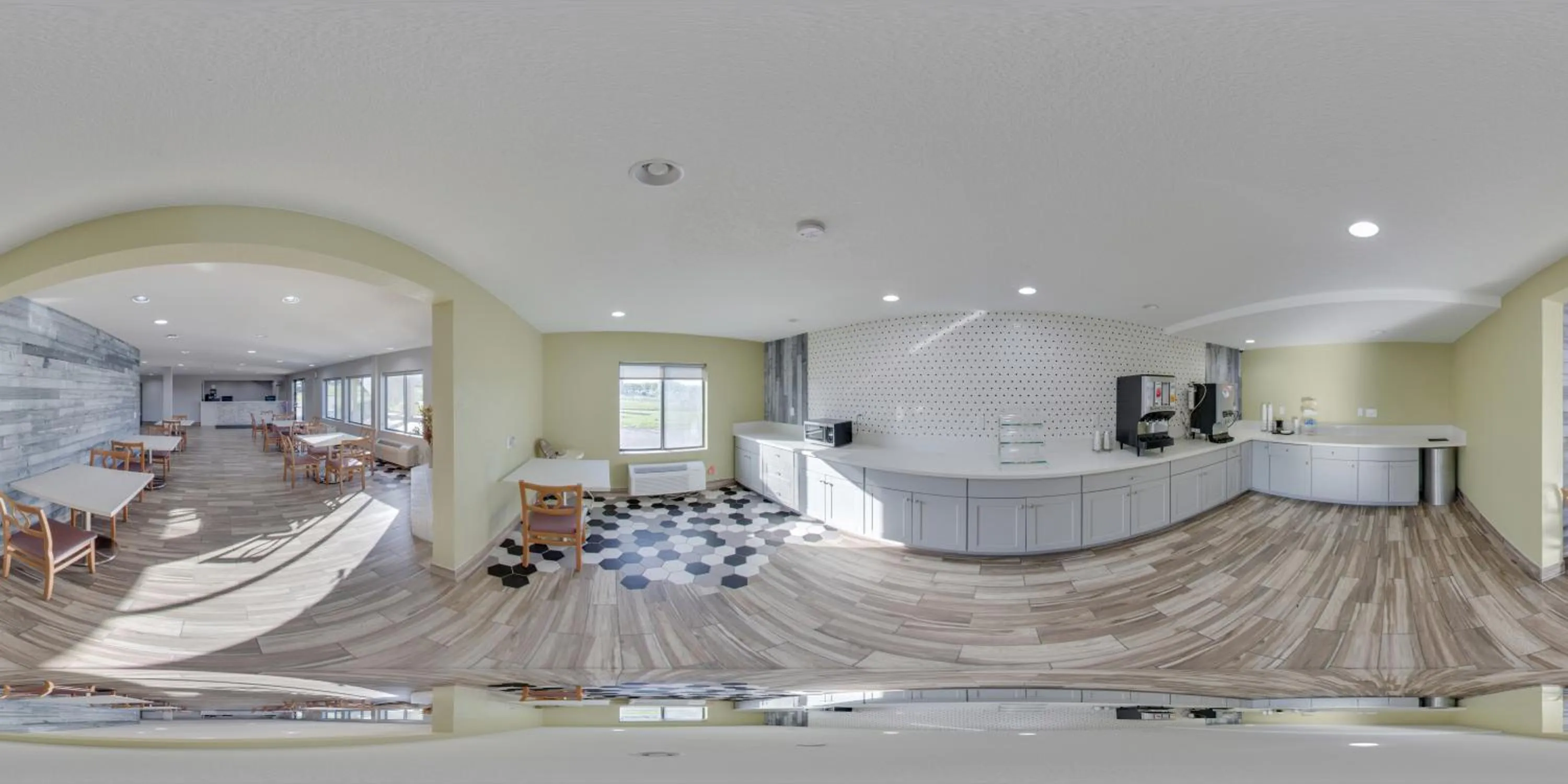 Econo Lodge Inn & Suites Des Moines