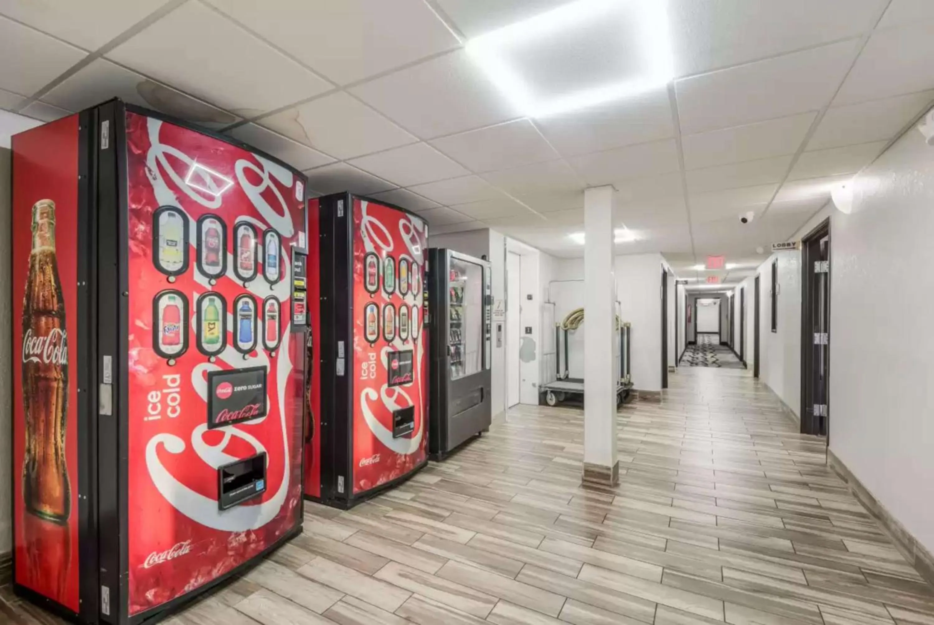 Property building in Sonesta Essential Des Moines