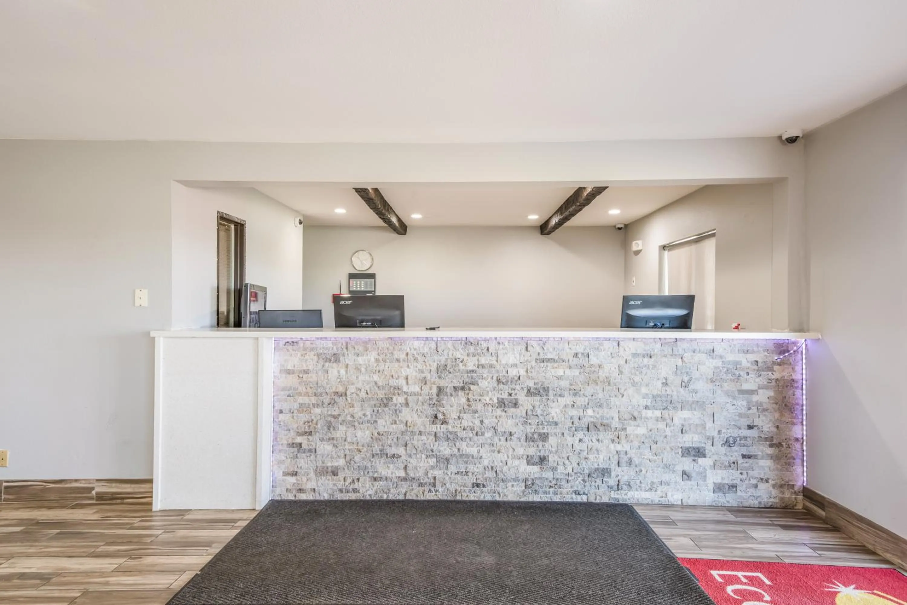 Lobby or reception in Econo Lodge Inn & Suites Des Moines