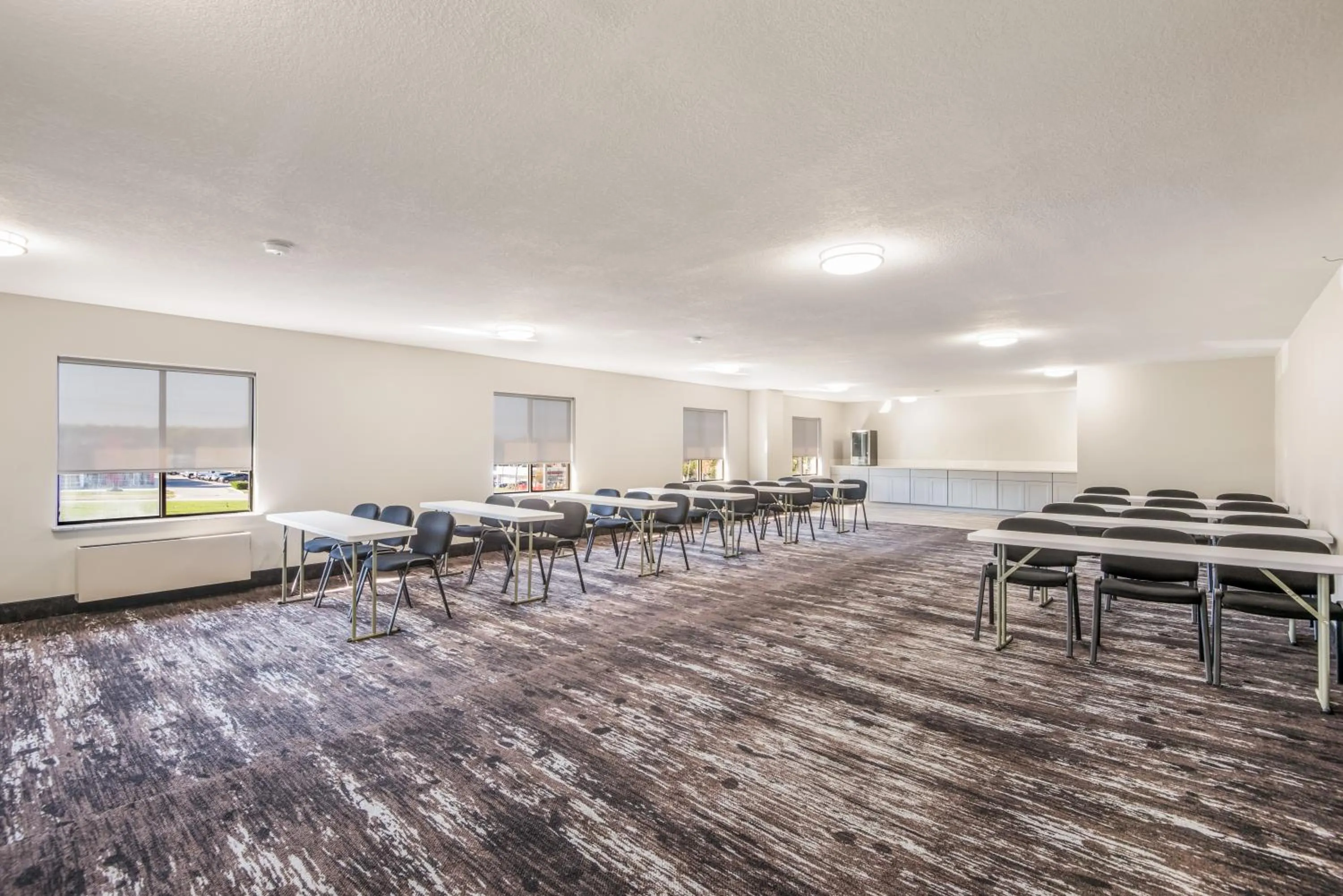 Meeting/conference room in Econo Lodge Inn & Suites Des Moines