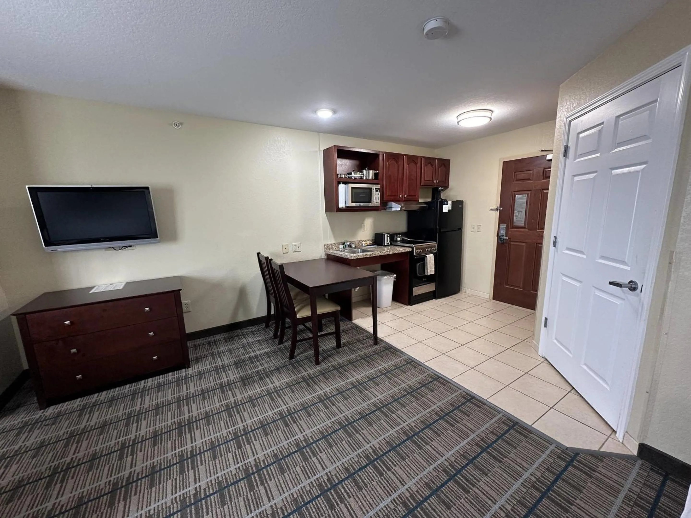 Bedroom in MainStay Suites Coralville - Iowa City