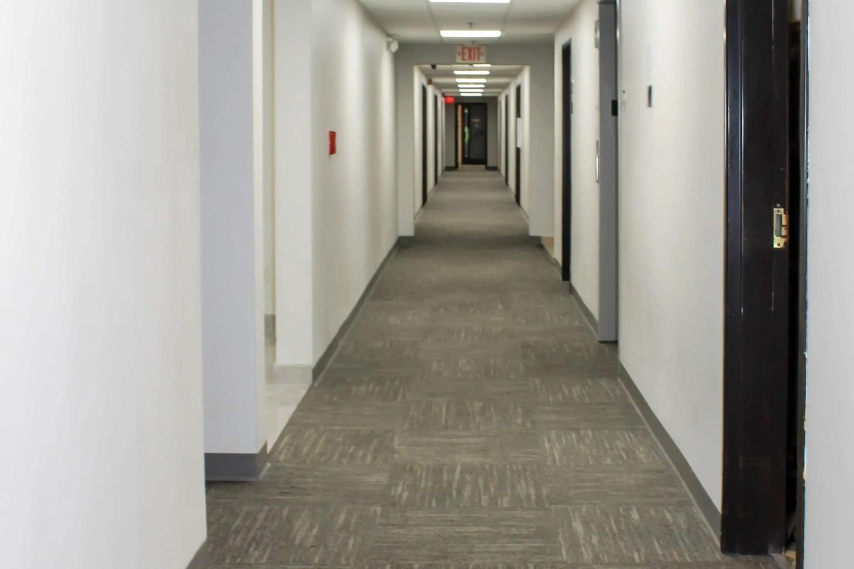 Lobby or reception in Clarion Pointe Bettendorf - Quad Cities