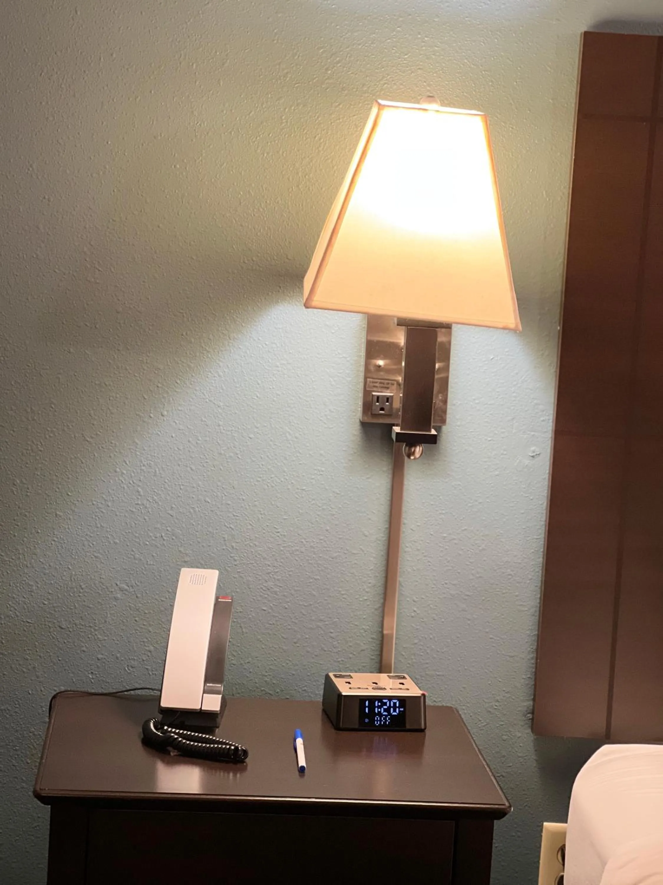 Suite with Hot Tub in Reston Inn & Suites