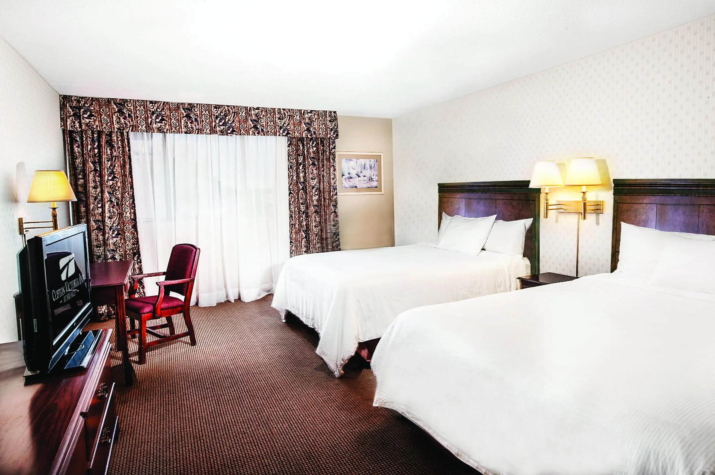 Photo of the whole room, Bed in Clifton Victoria Inn at the Falls