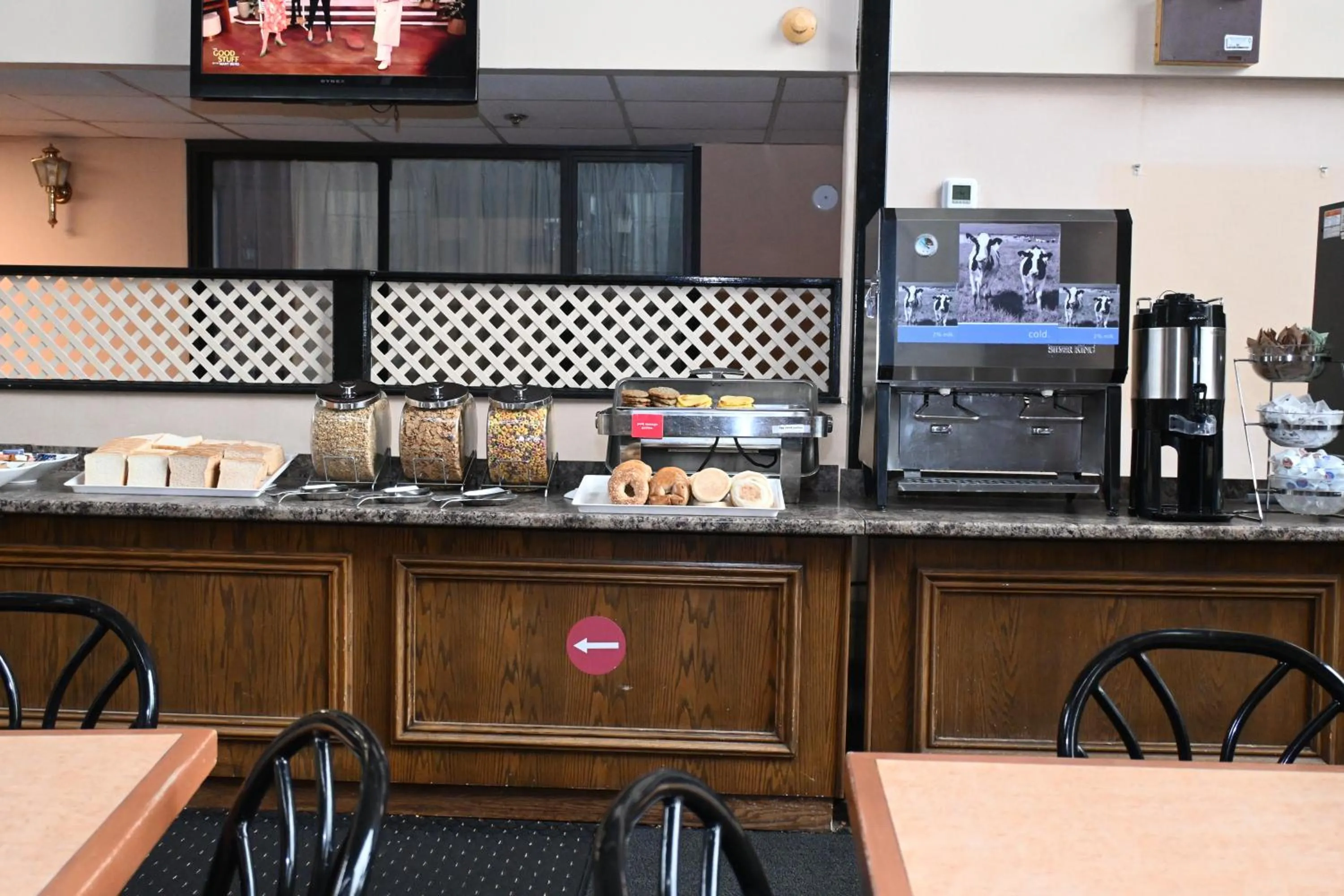 Breakfast in Clifton Victoria Inn at the Falls