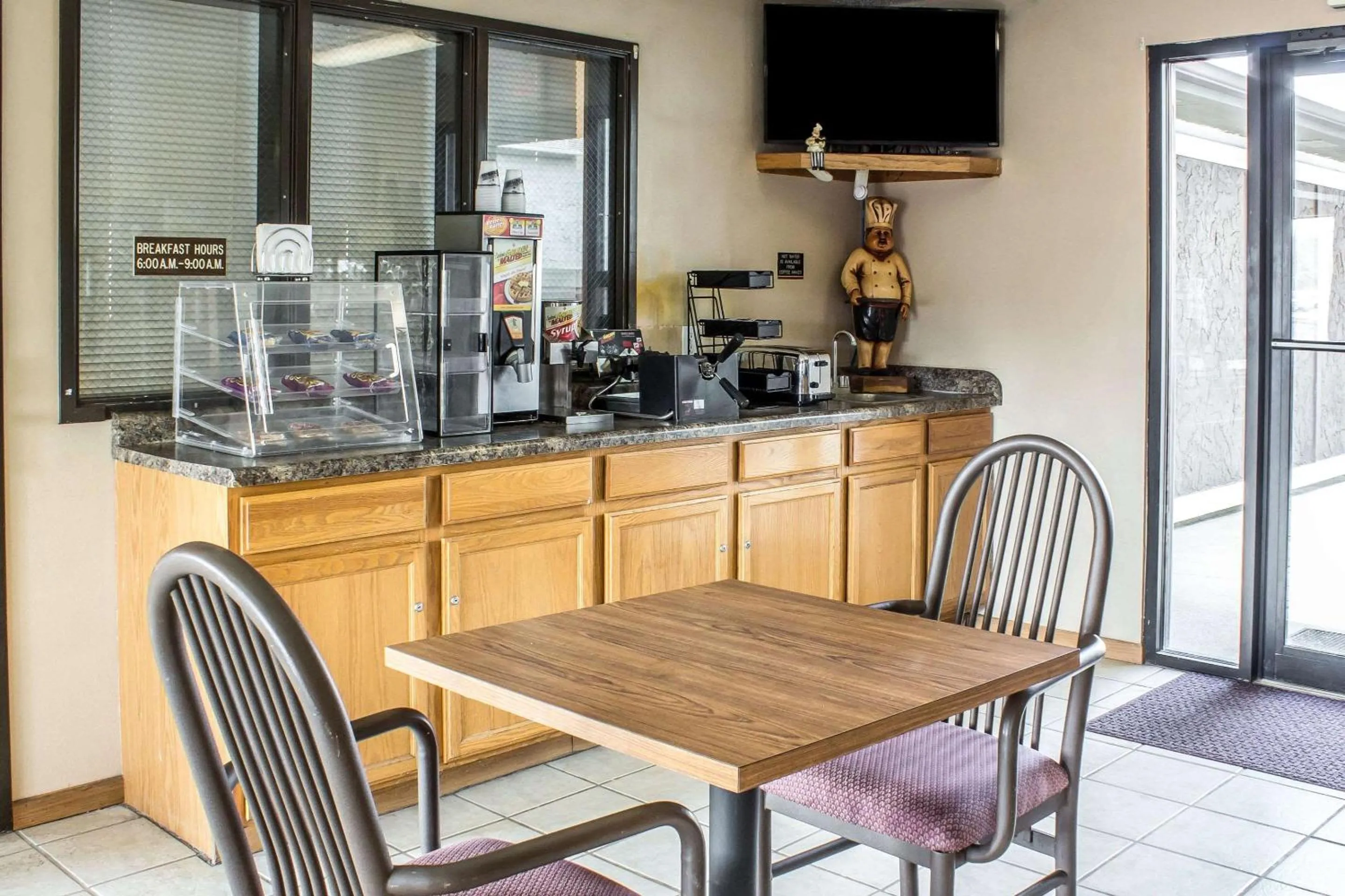 Restaurant/places to eat in Le Mars Inn and Suites