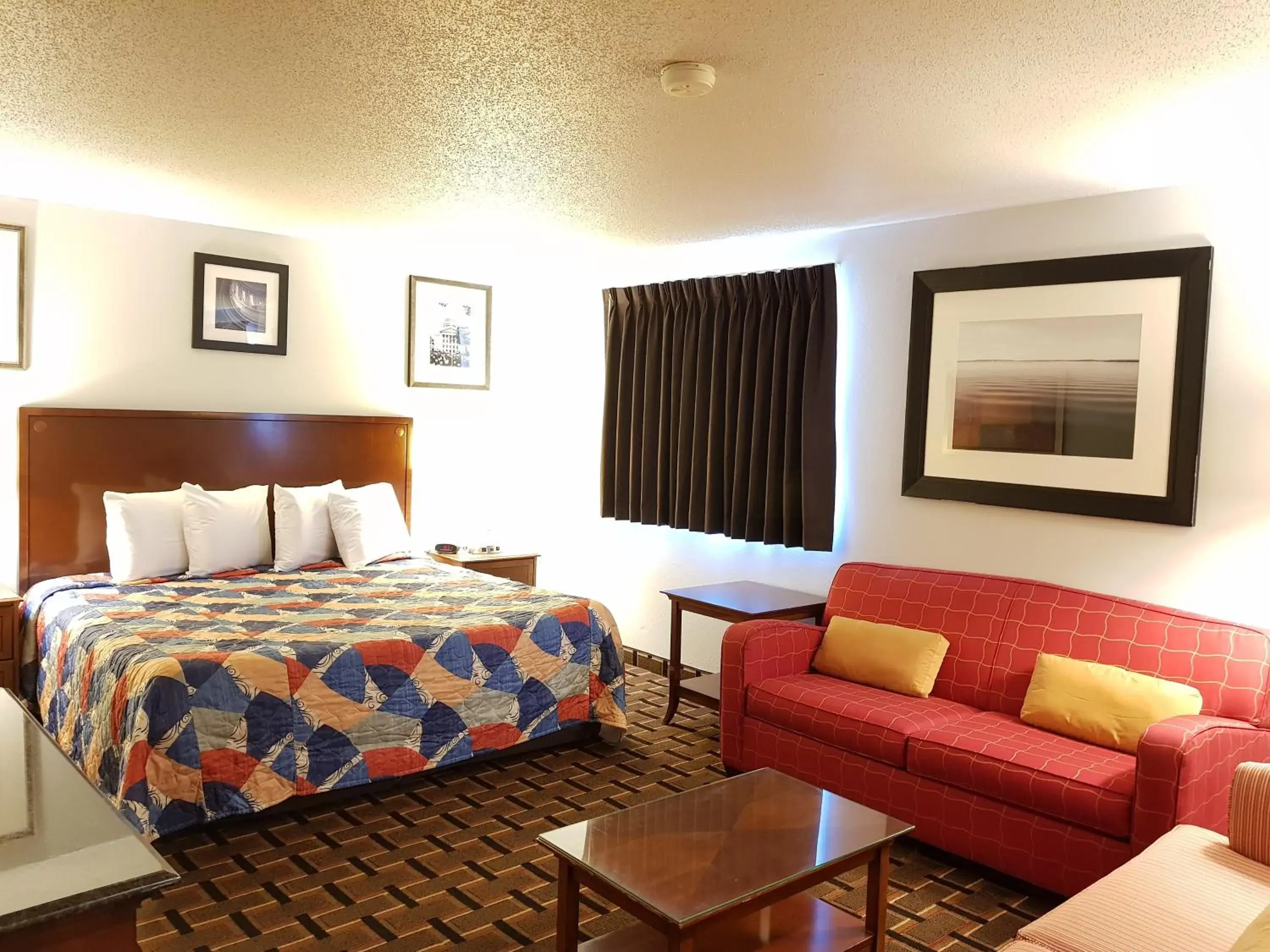 Deluxe Family Suite in Le Mars Inn and Suites Deluxe Family Suite in Le Mars Inn and Suites