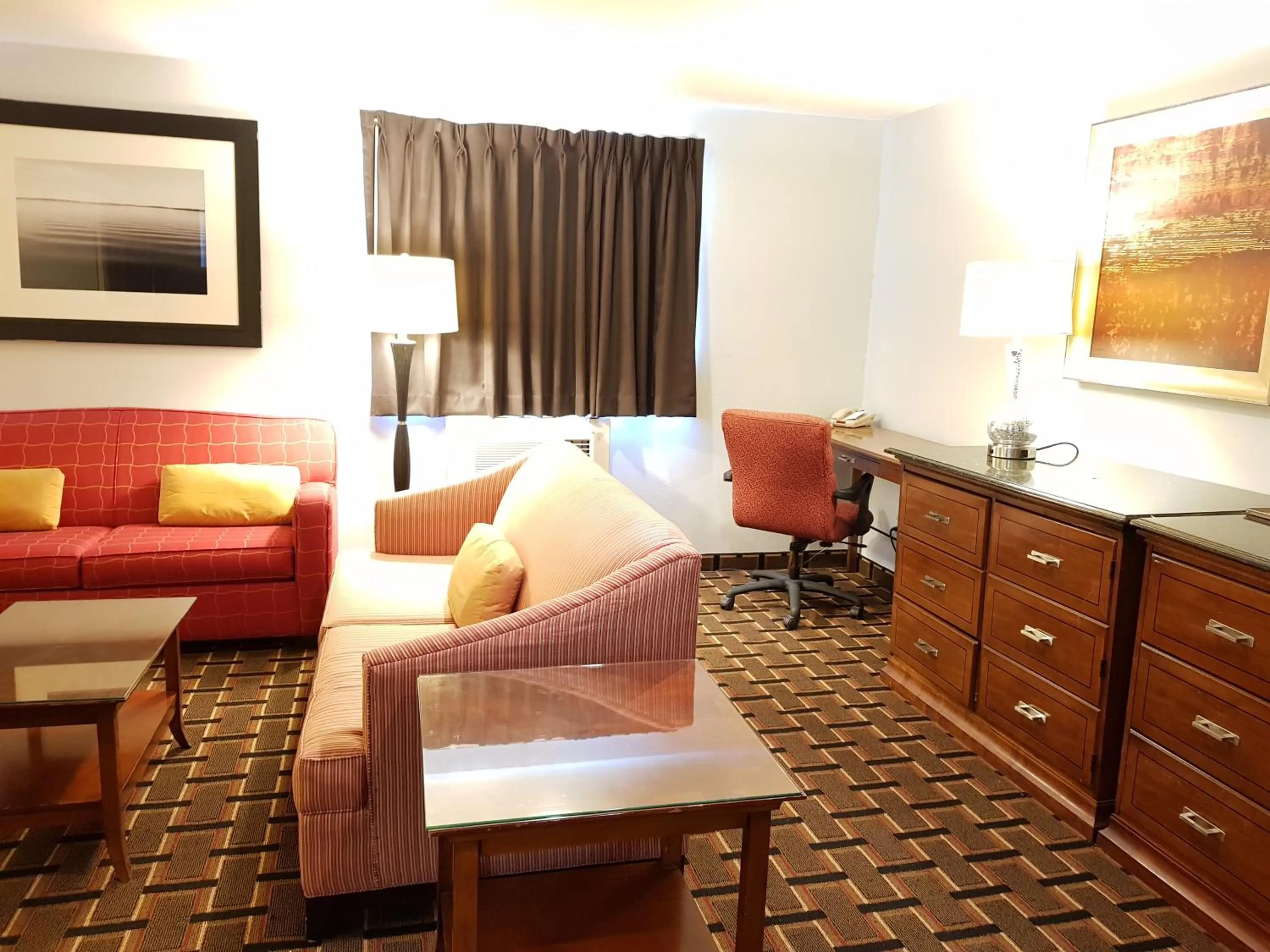 Le Mars Inn and Suites