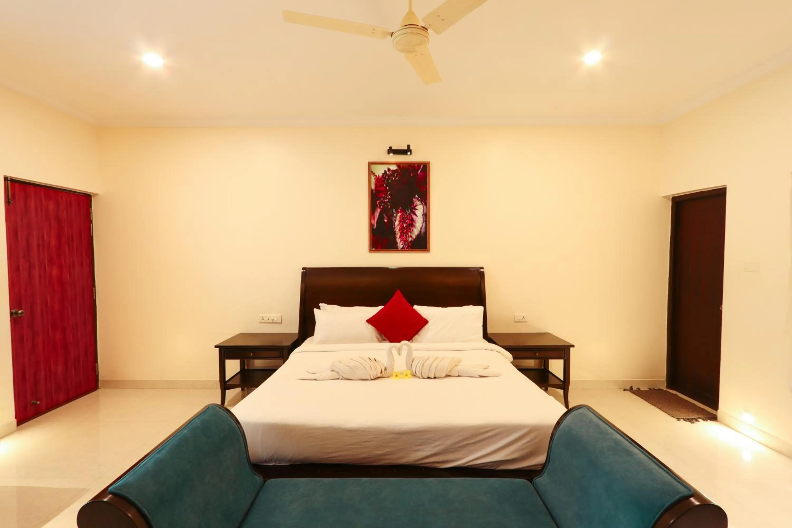 Bed in Wild Berry Resort Agonda