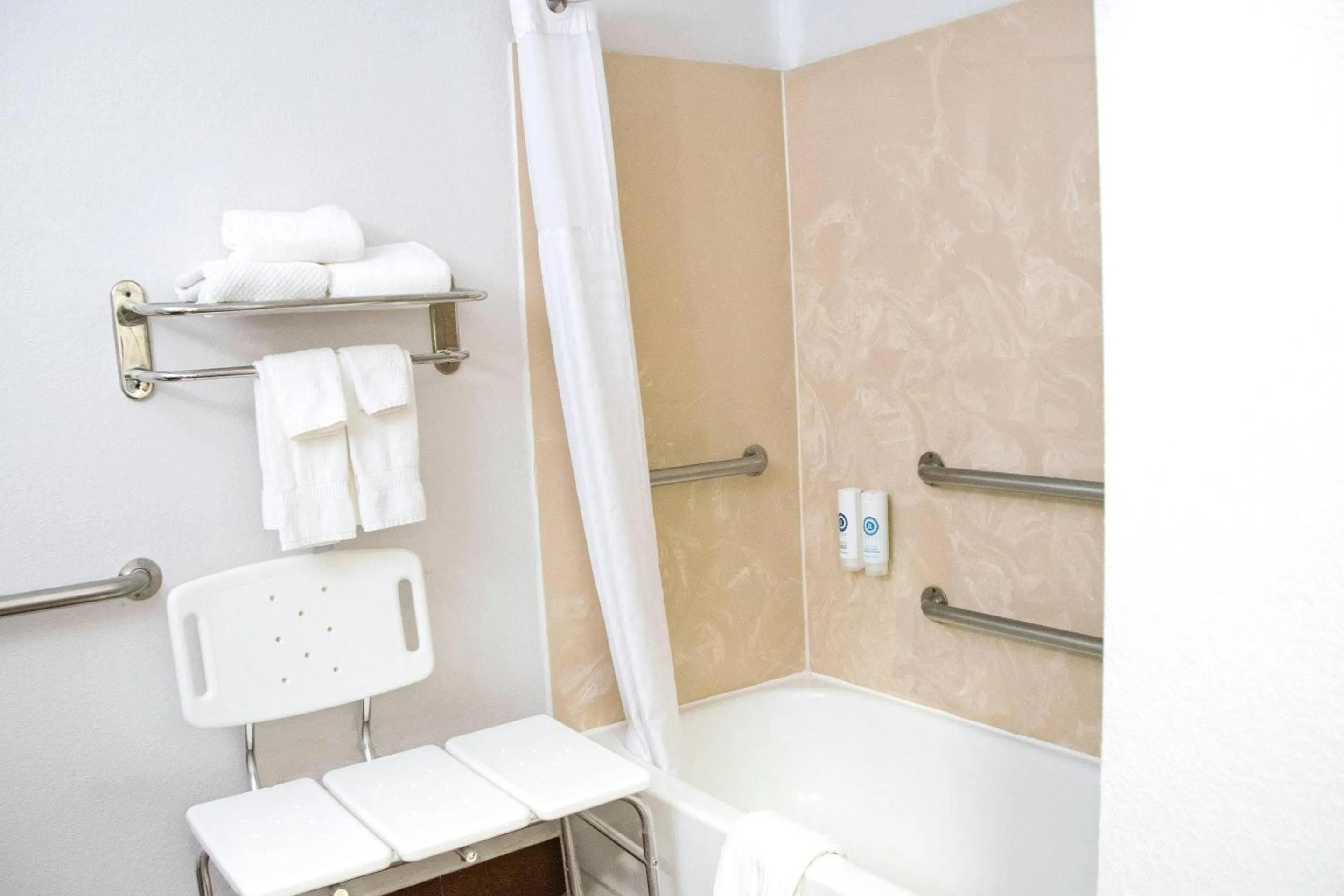 Bedroom in Comfort Inn & Suites Coralville - Iowa City near Iowa River Landing