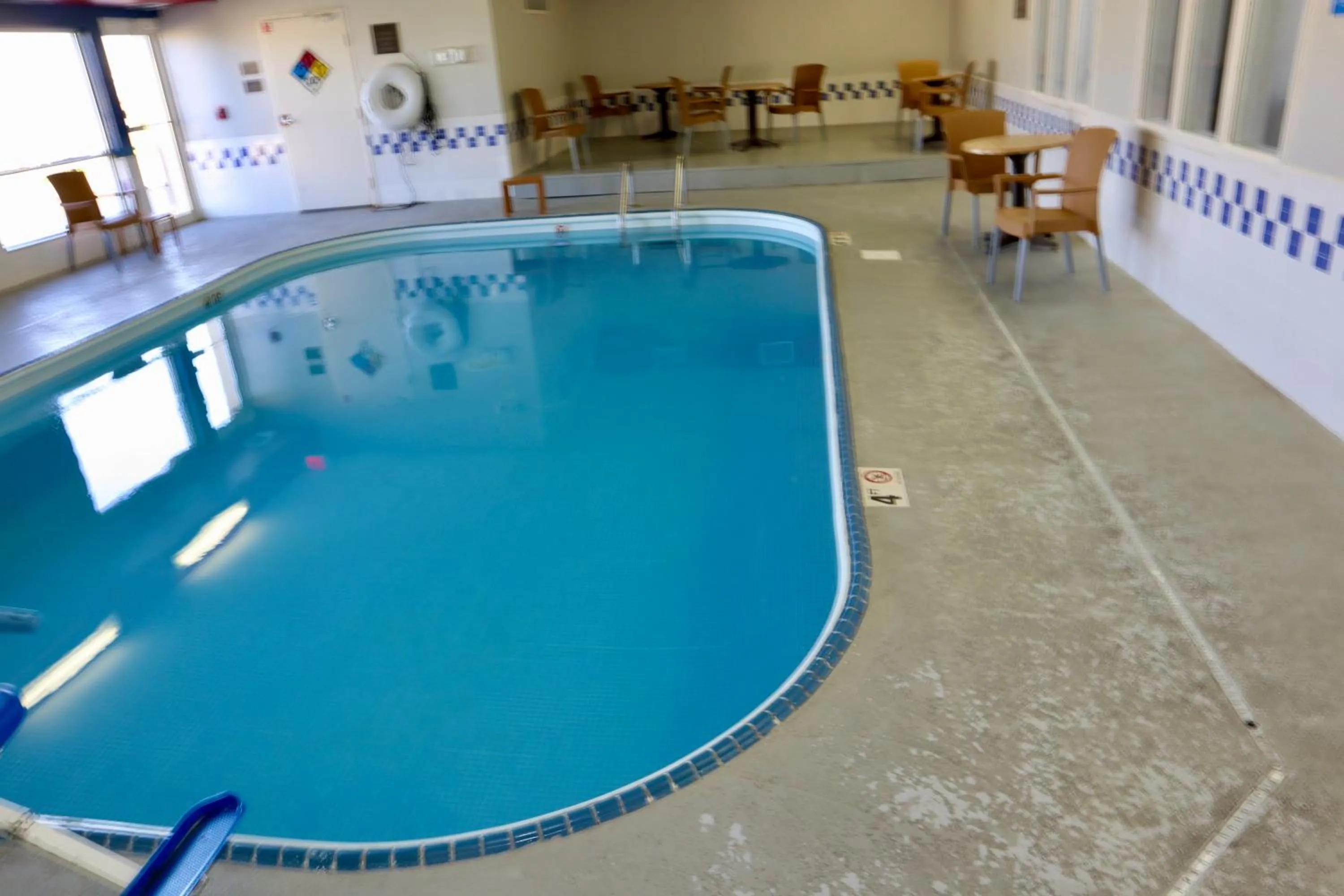 Swimming pool in Comfort Inn & Suites Coralville - Iowa City near Iowa River Landing