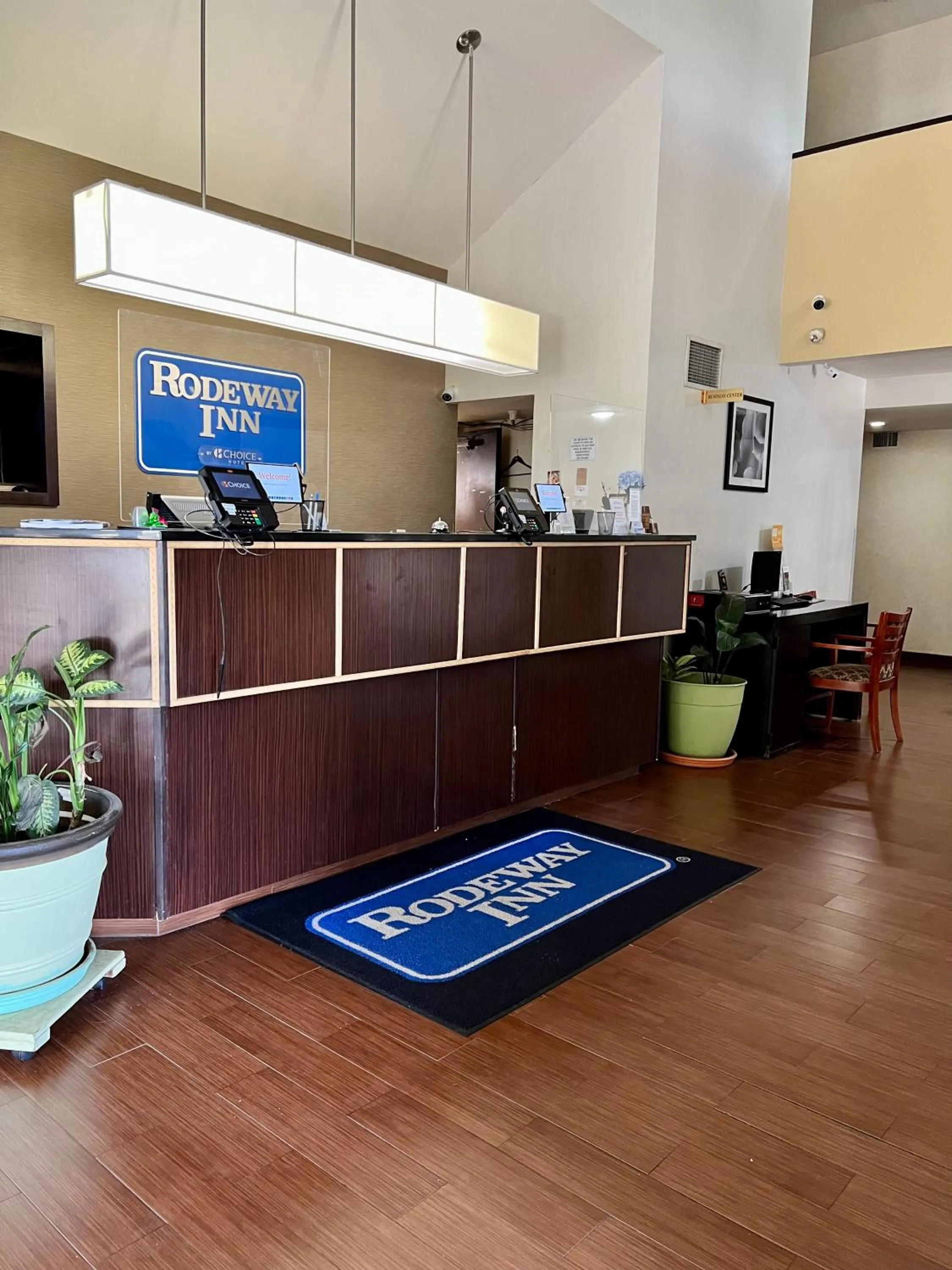 Lobby or reception in Rodeway Inn Boise Airport