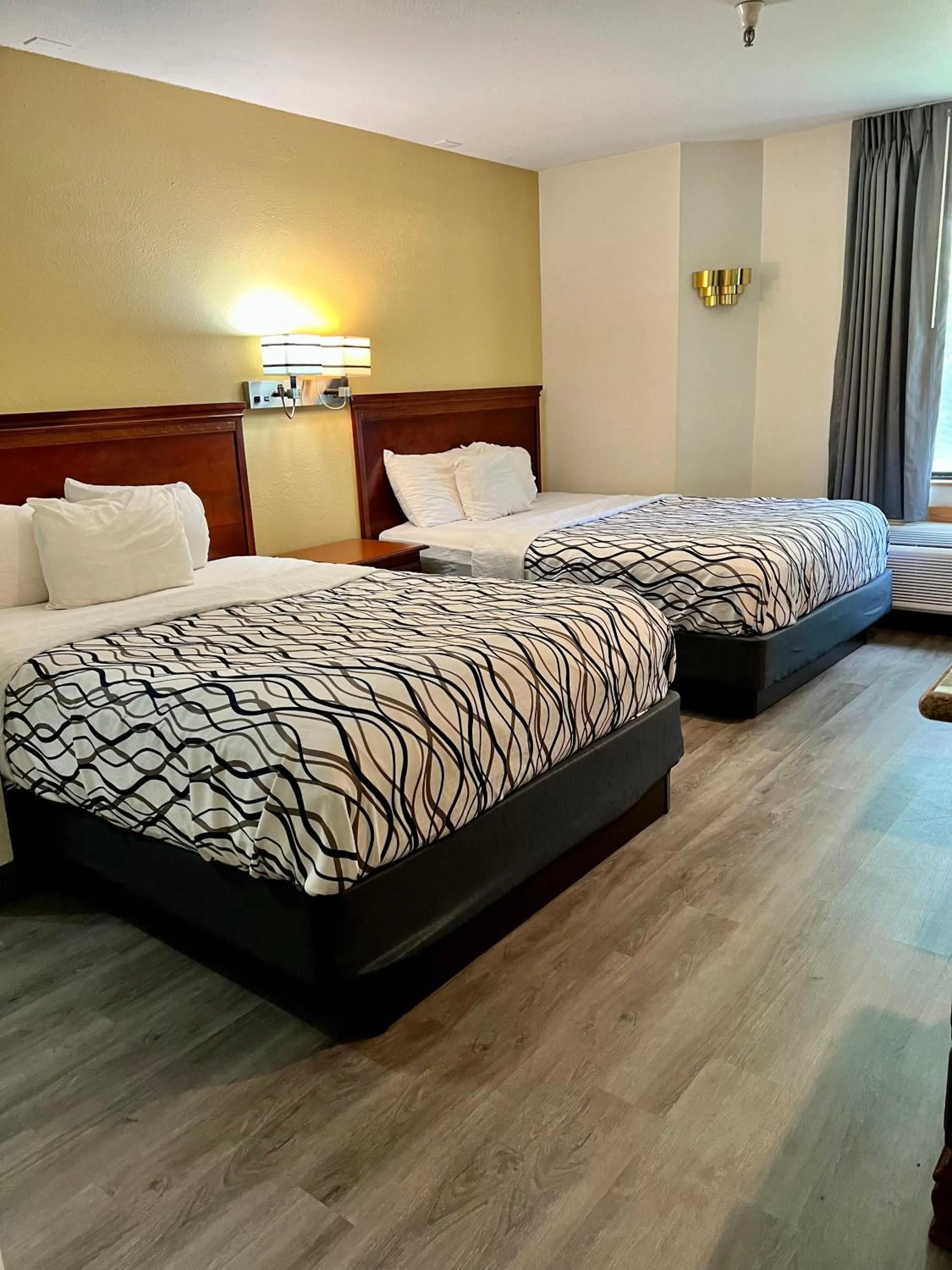 Bed in Rodeway Inn Boise Airport