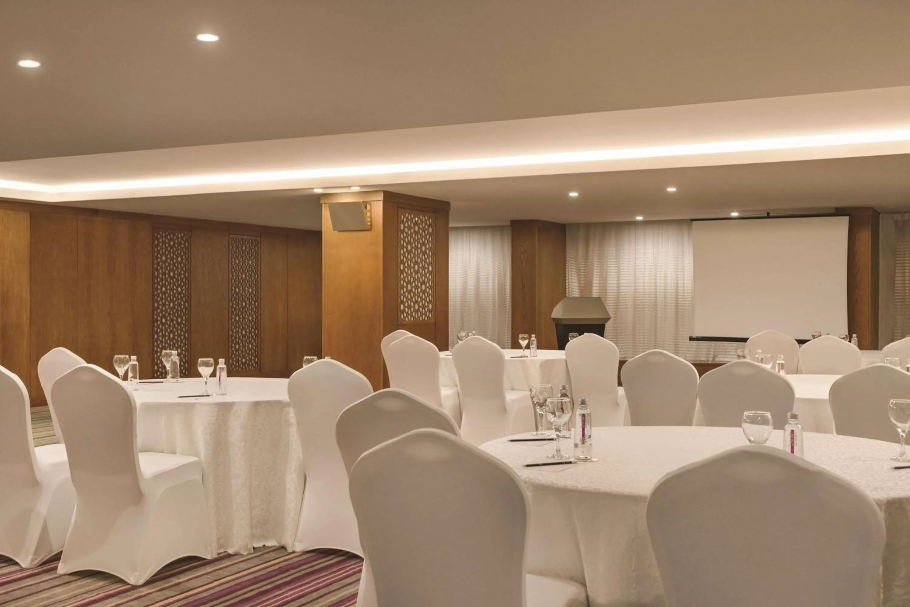 Banquet/Function facilities in Vivid Jeddah Hotel, a member of Radisson Individuals