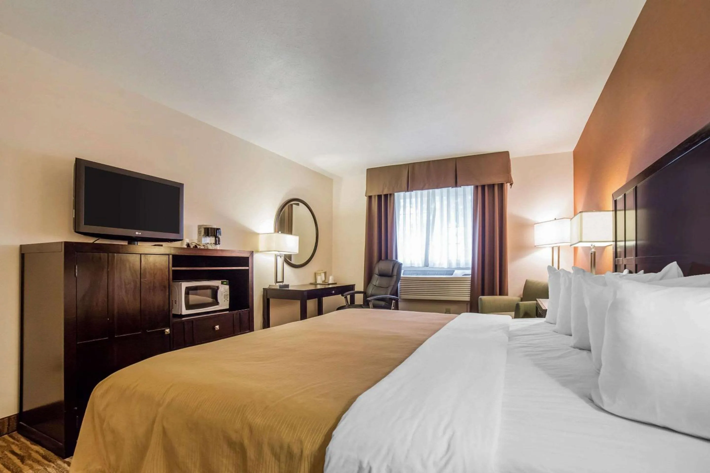 Bedroom, Bed in Quality Inn Post Falls - Coeur d'Alene