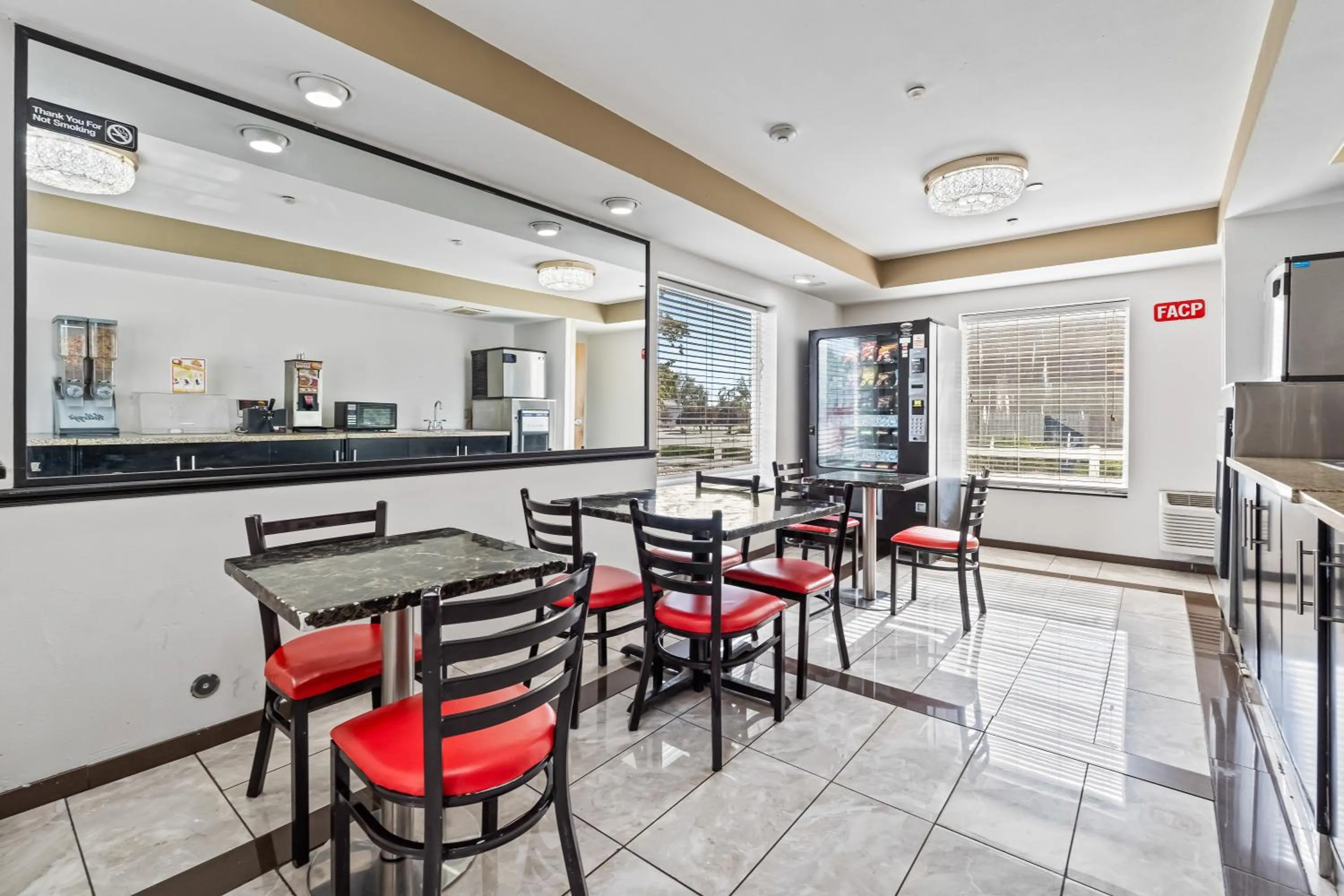 Breakfast in Rodeway Inn & Suites Nampa