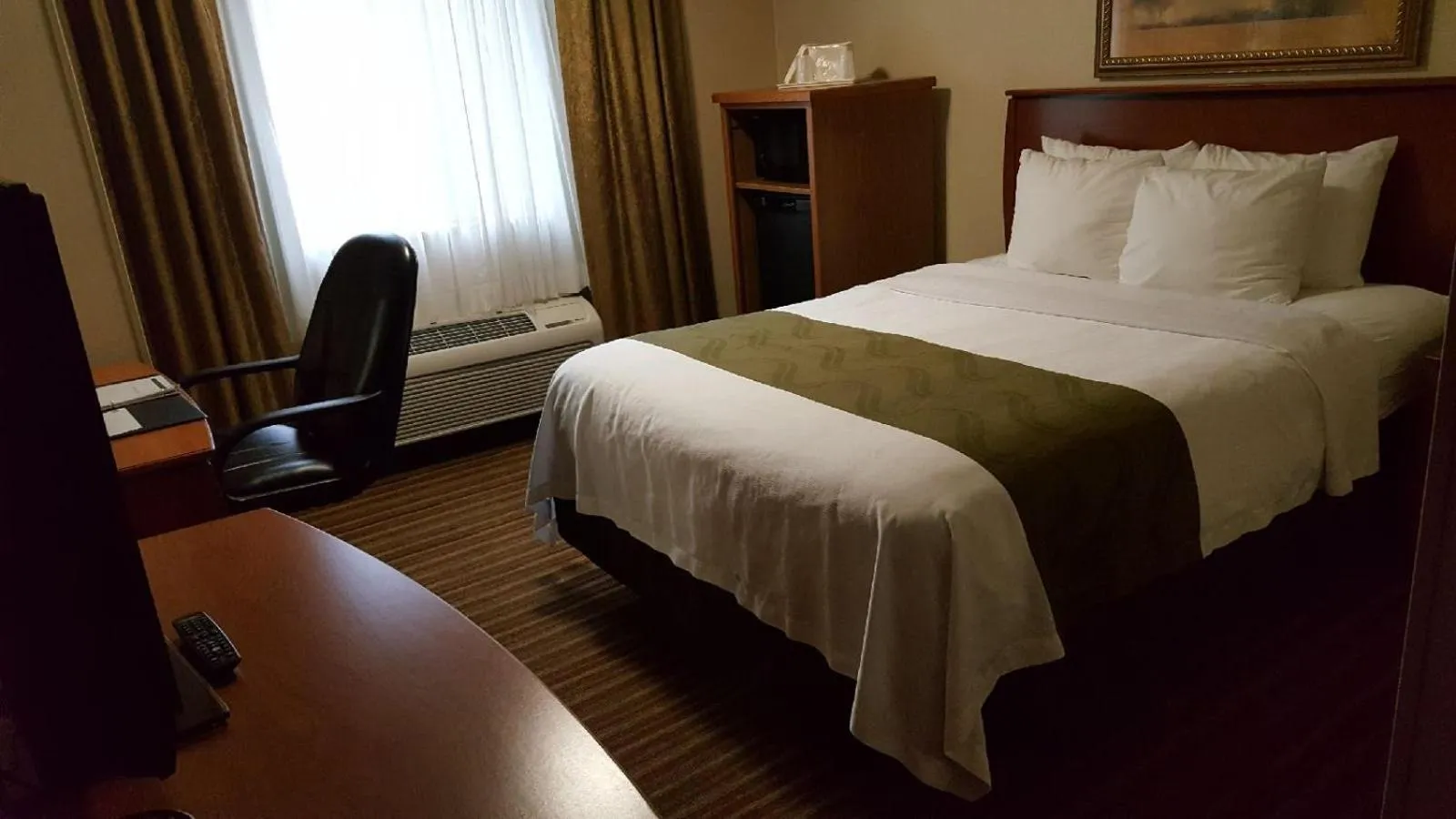 Bed in Quality Inn & Suites Twin Falls North