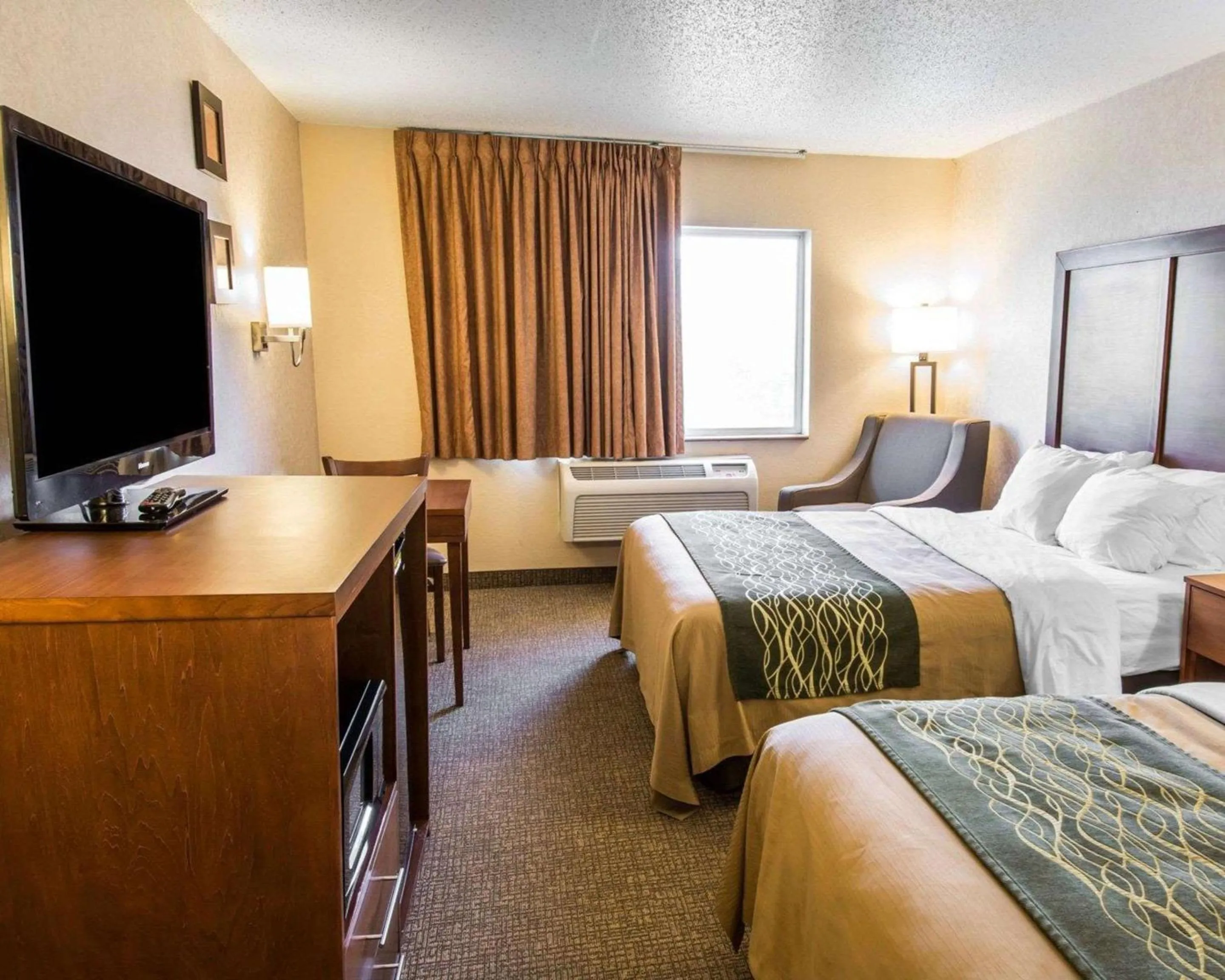 Photo of the whole room, Bed in Quality Inn Lewiston