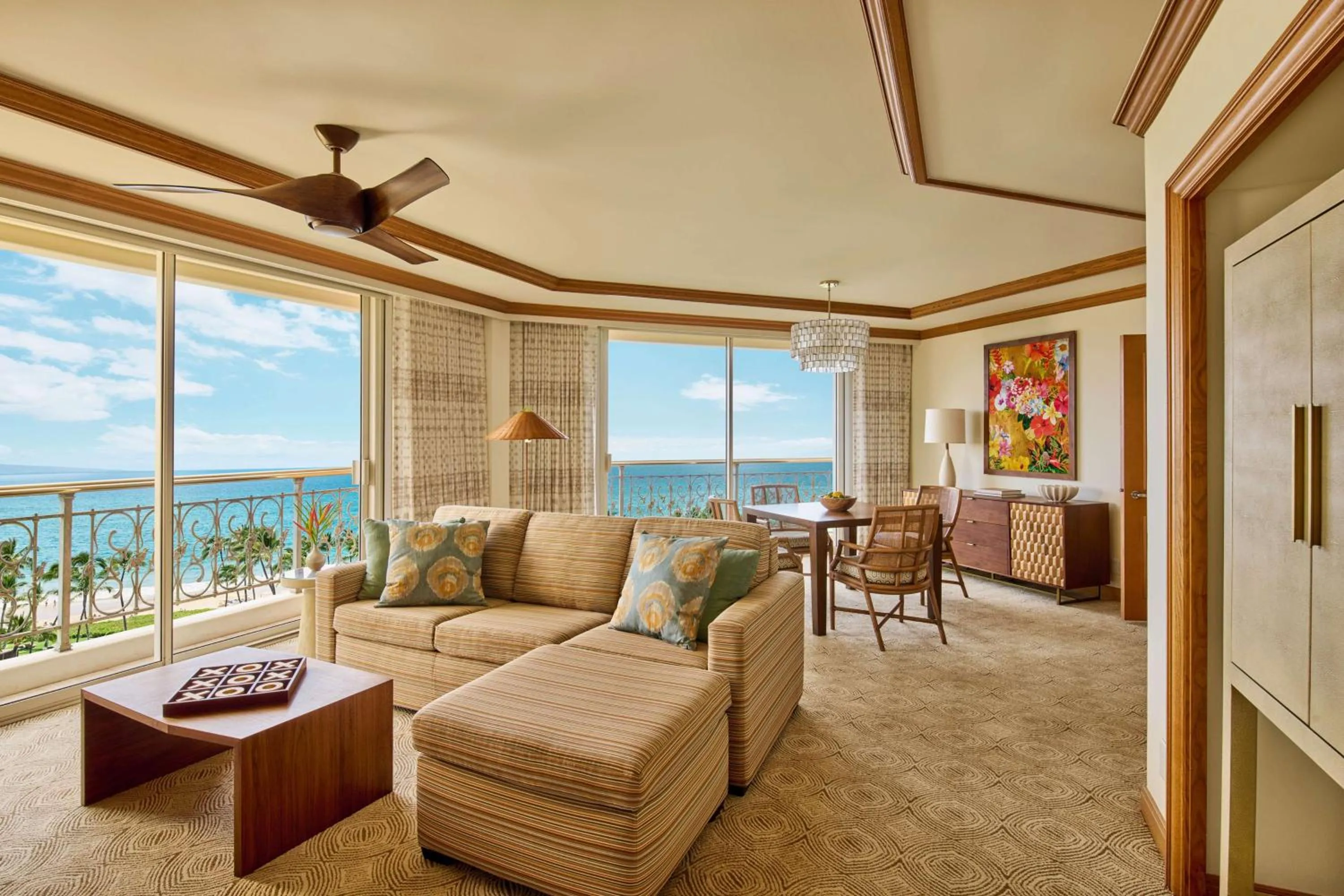 Living room in Grand Wailea Resort Hotel & Spa, A Waldorf Astoria Resort